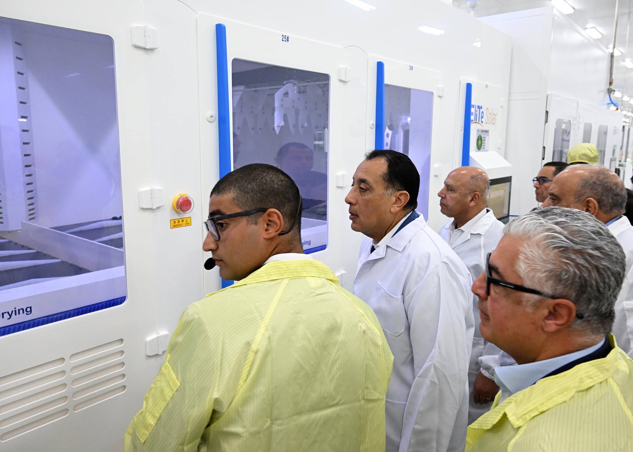 رئيس الوزراء يفتتح مجمع مصانع إيليت سولار