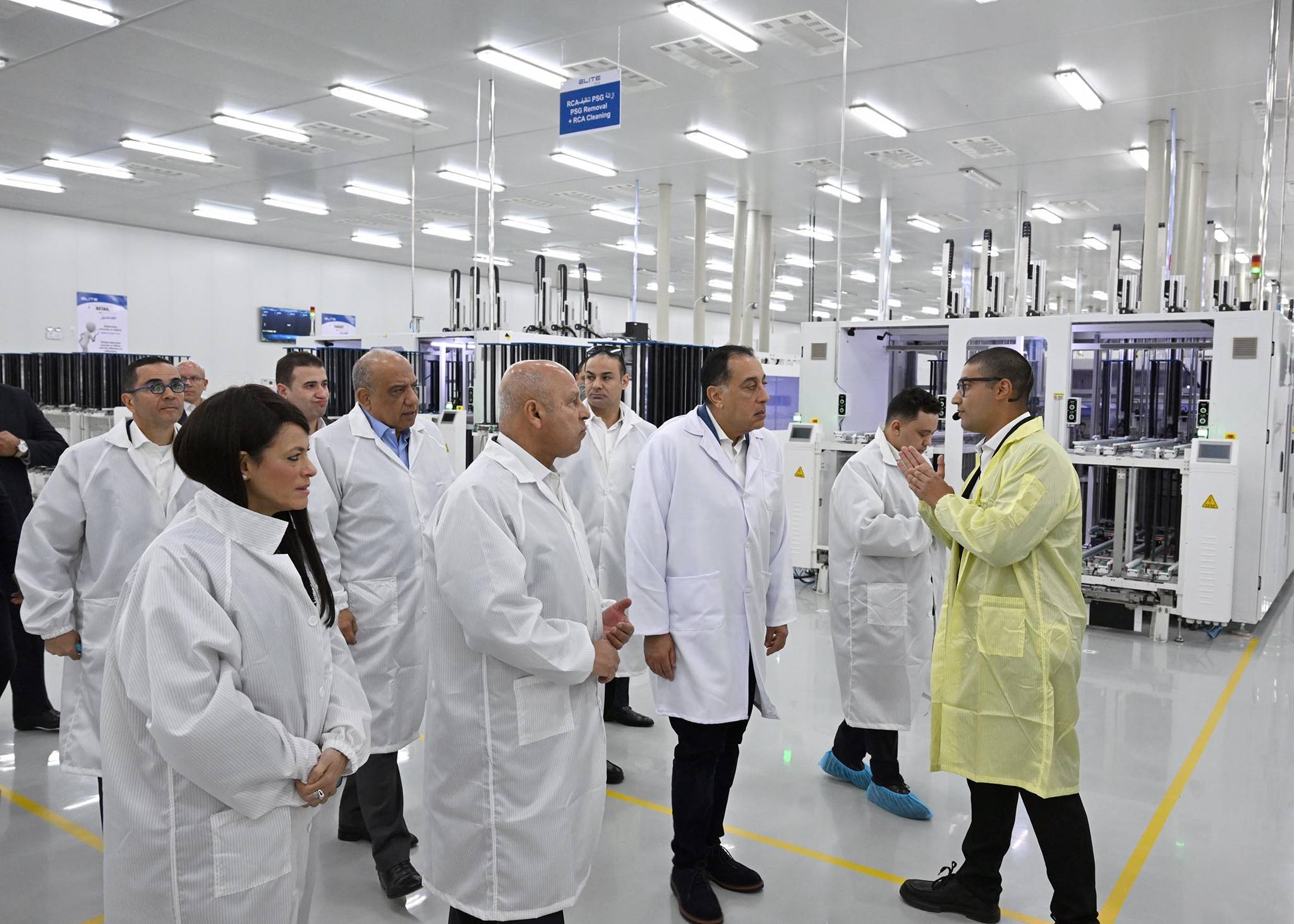 رئيس الوزراء يفتتح مجمع مصانع إيليت سولار