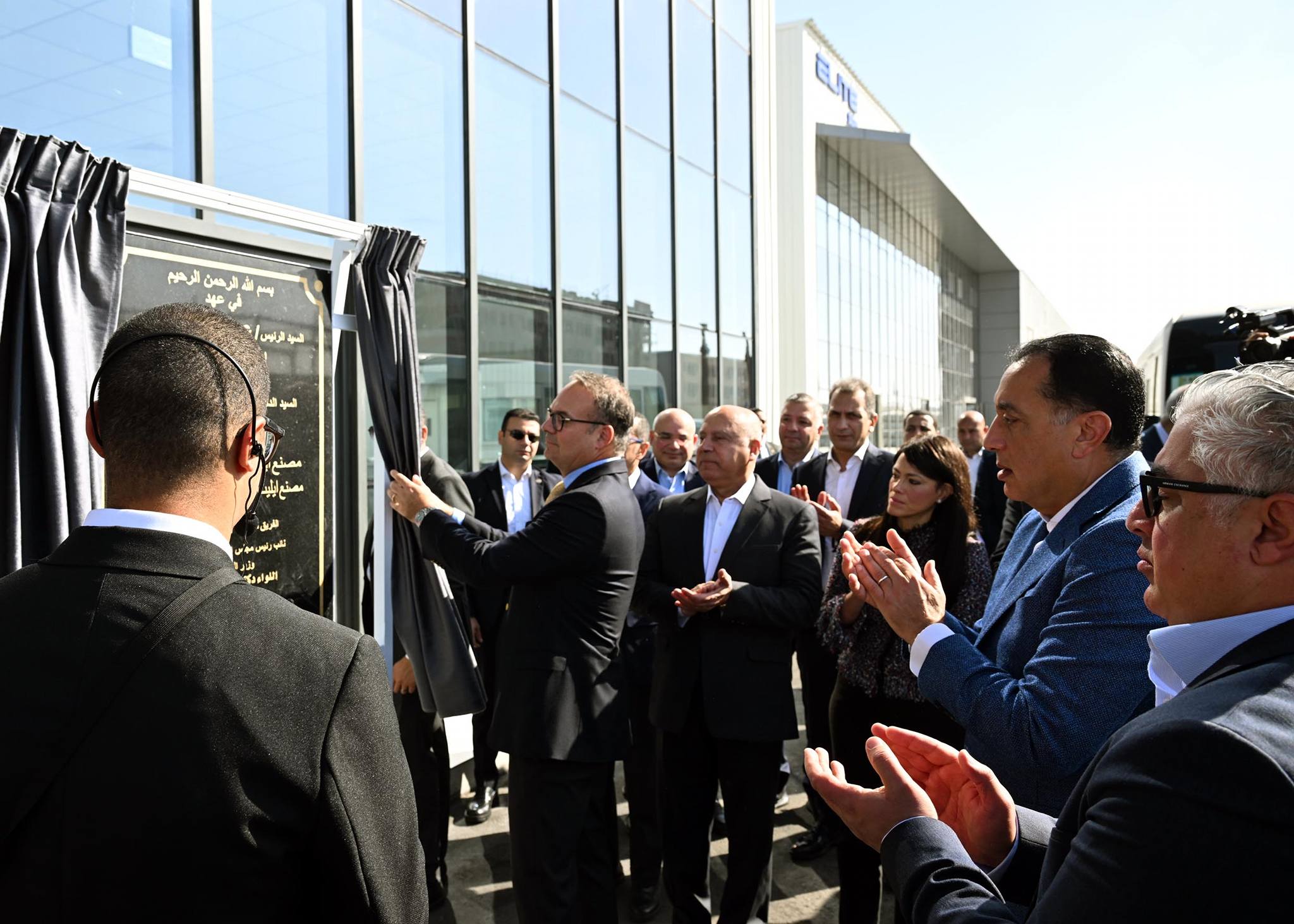 رئيس الوزراء يفتتح مجمع مصانع إيليت سولار