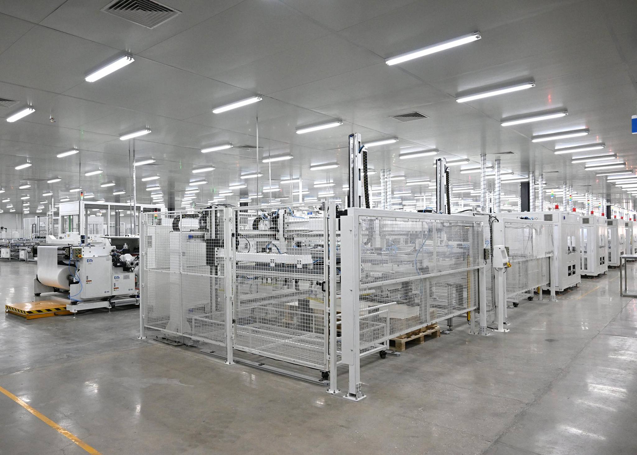 رئيس الوزراء يفتتح مجمع مصانع إيليت سولار