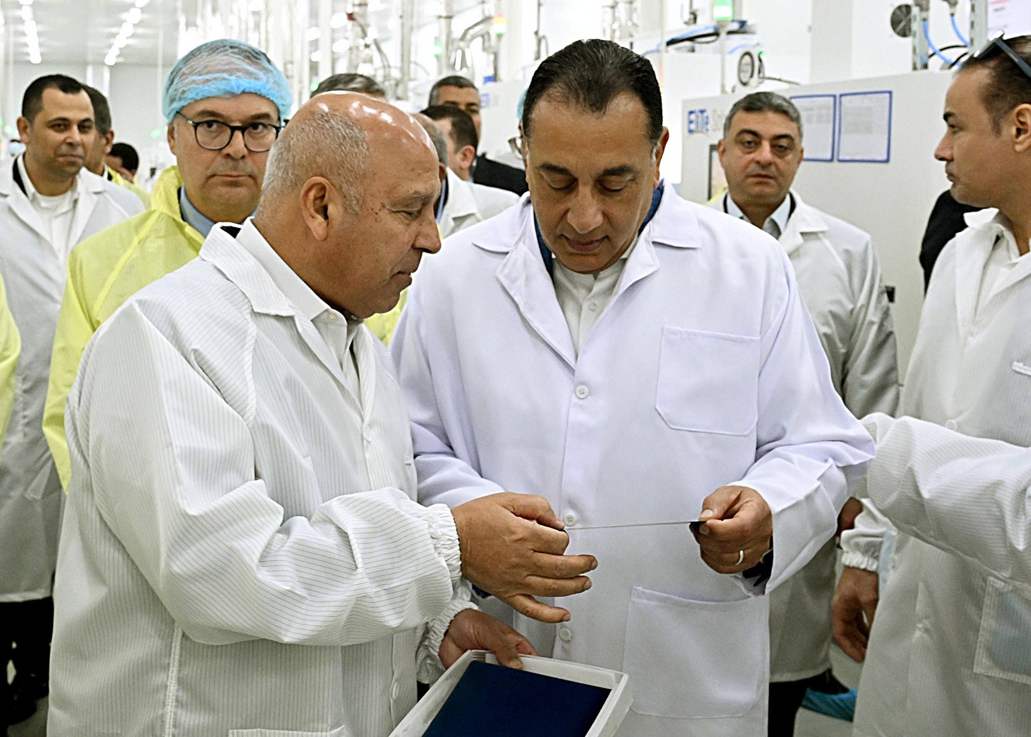 رئيس الوزراء يفتتح مجمع مصانع إيليت سولار