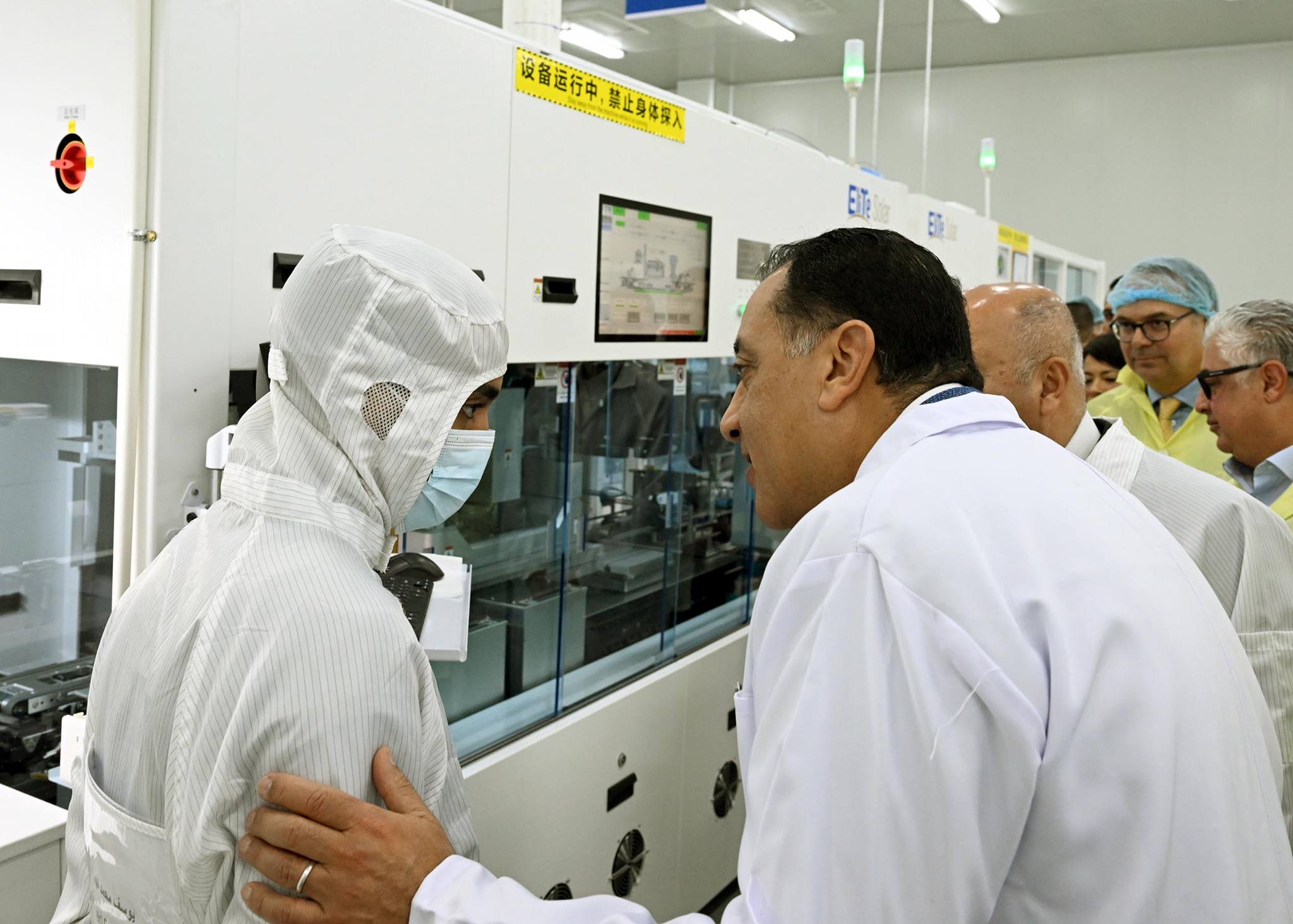 رئيس الوزراء يفتتح مجمع مصانع إيليت سولار