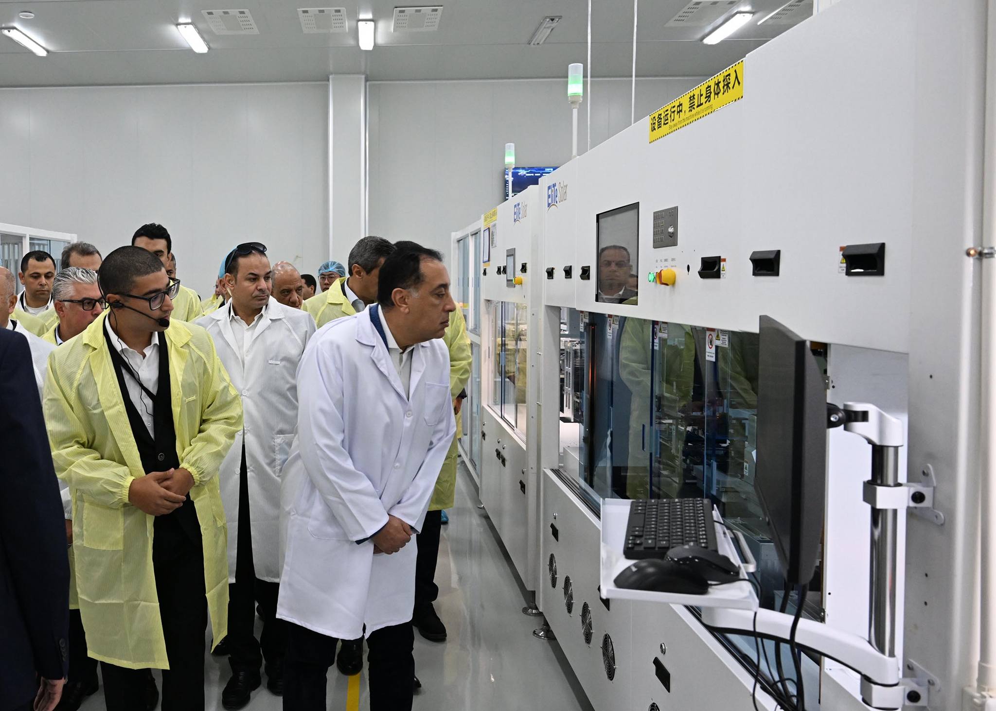 رئيس الوزراء يفتتح مجمع مصانع إيليت سولار