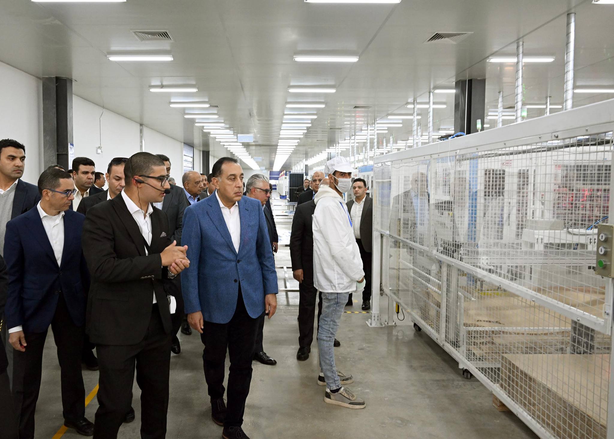 رئيس الوزراء يفتتح مجمع مصانع إيليت سولار