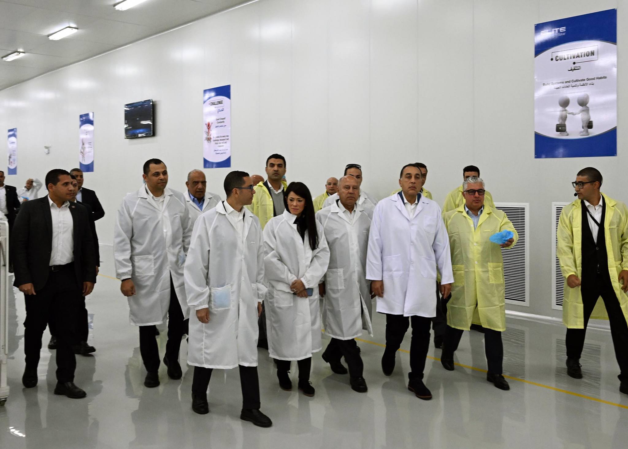 رئيس الوزراء يفتتح مجمع مصانع إيليت سولار