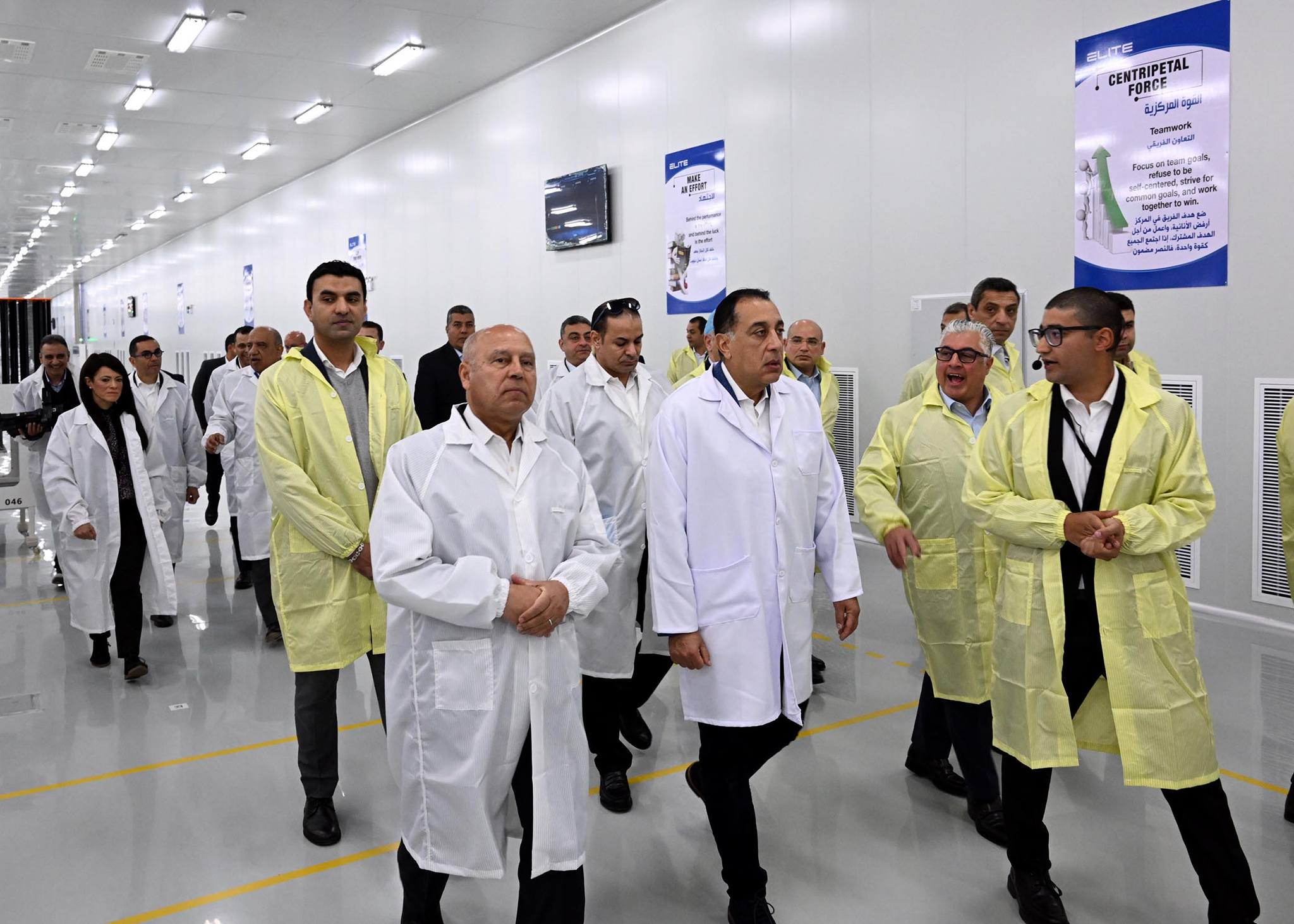 رئيس الوزراء يفتتح مجمع مصانع إيليت سولار