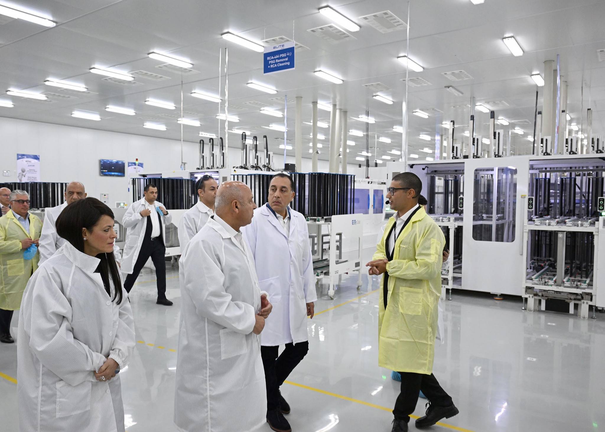 رئيس الوزراء يفتتح مجمع مصانع إيليت سولار