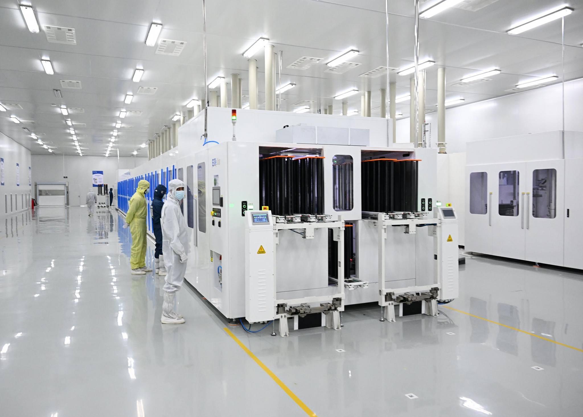 رئيس الوزراء يفتتح مجمع مصانع إيليت سولار