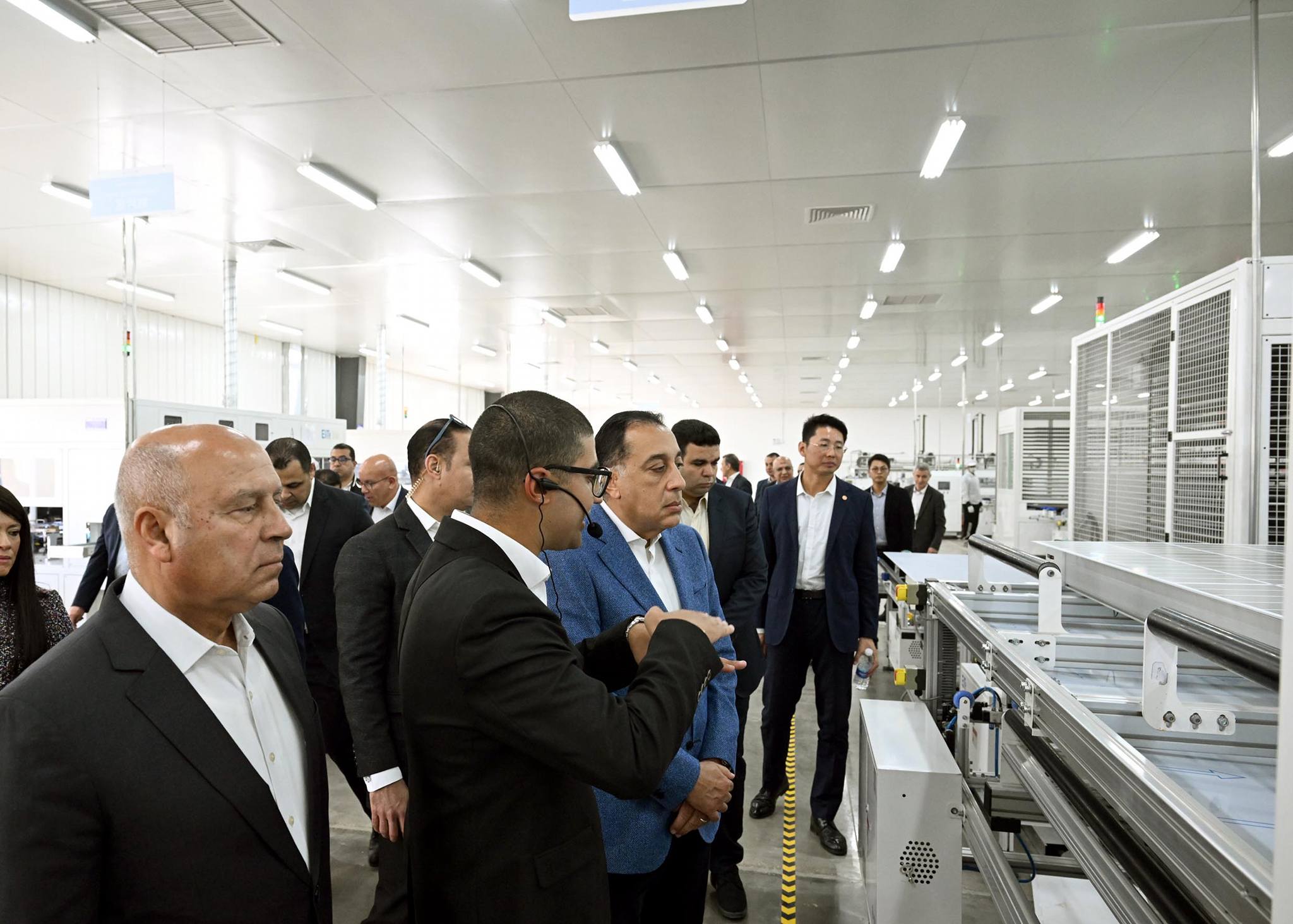 رئيس الوزراء يفتتح مجمع مصانع إيليت سولار