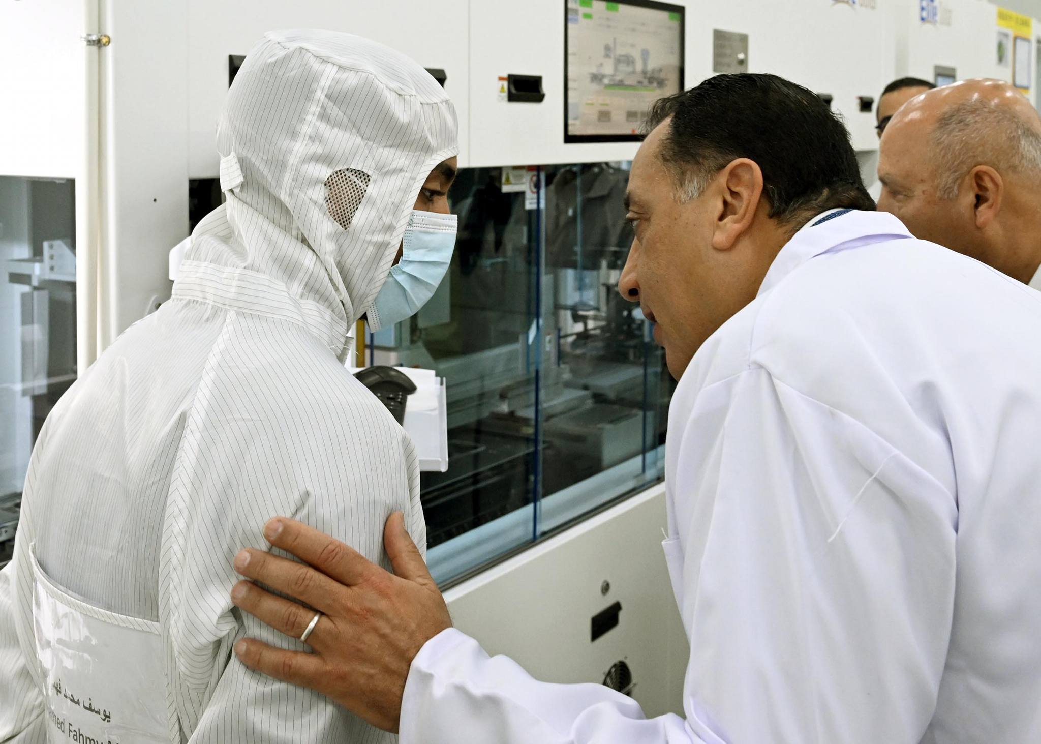 رئيس الوزراء يفتتح مجمع مصانع إيليت سولار