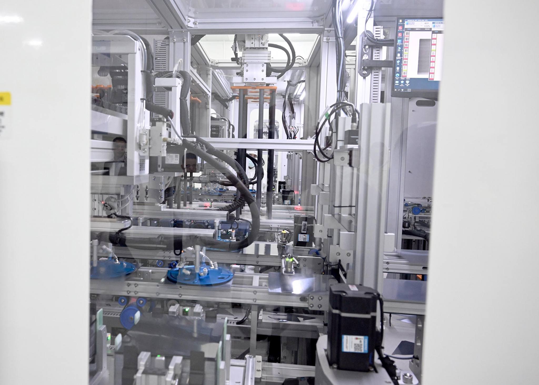 رئيس الوزراء يفتتح مجمع مصانع إيليت سولار