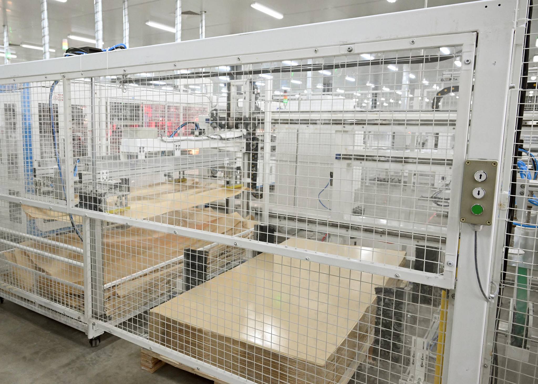 رئيس الوزراء يفتتح مجمع مصانع إيليت سولار