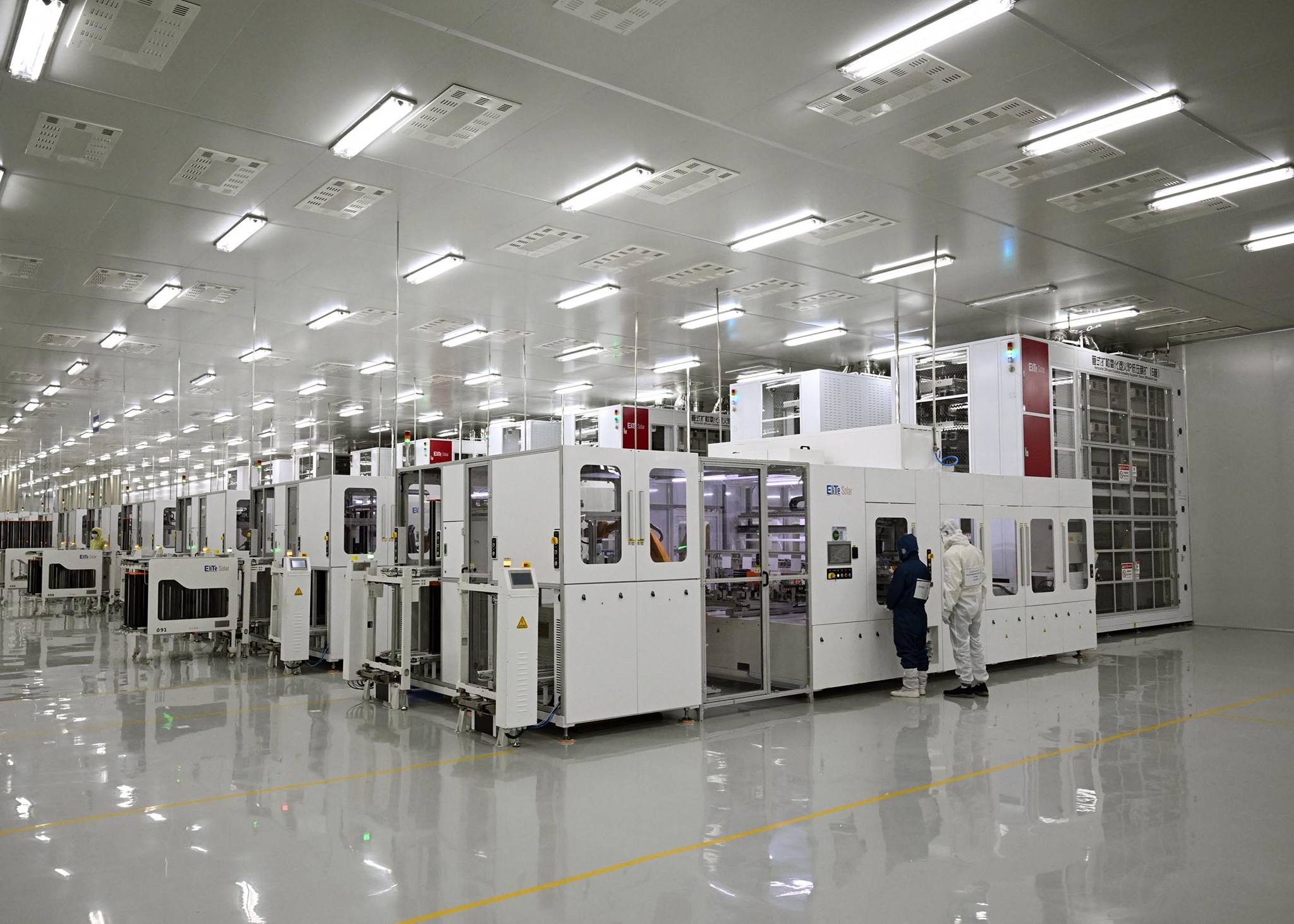 رئيس الوزراء يفتتح مجمع مصانع إيليت سولار