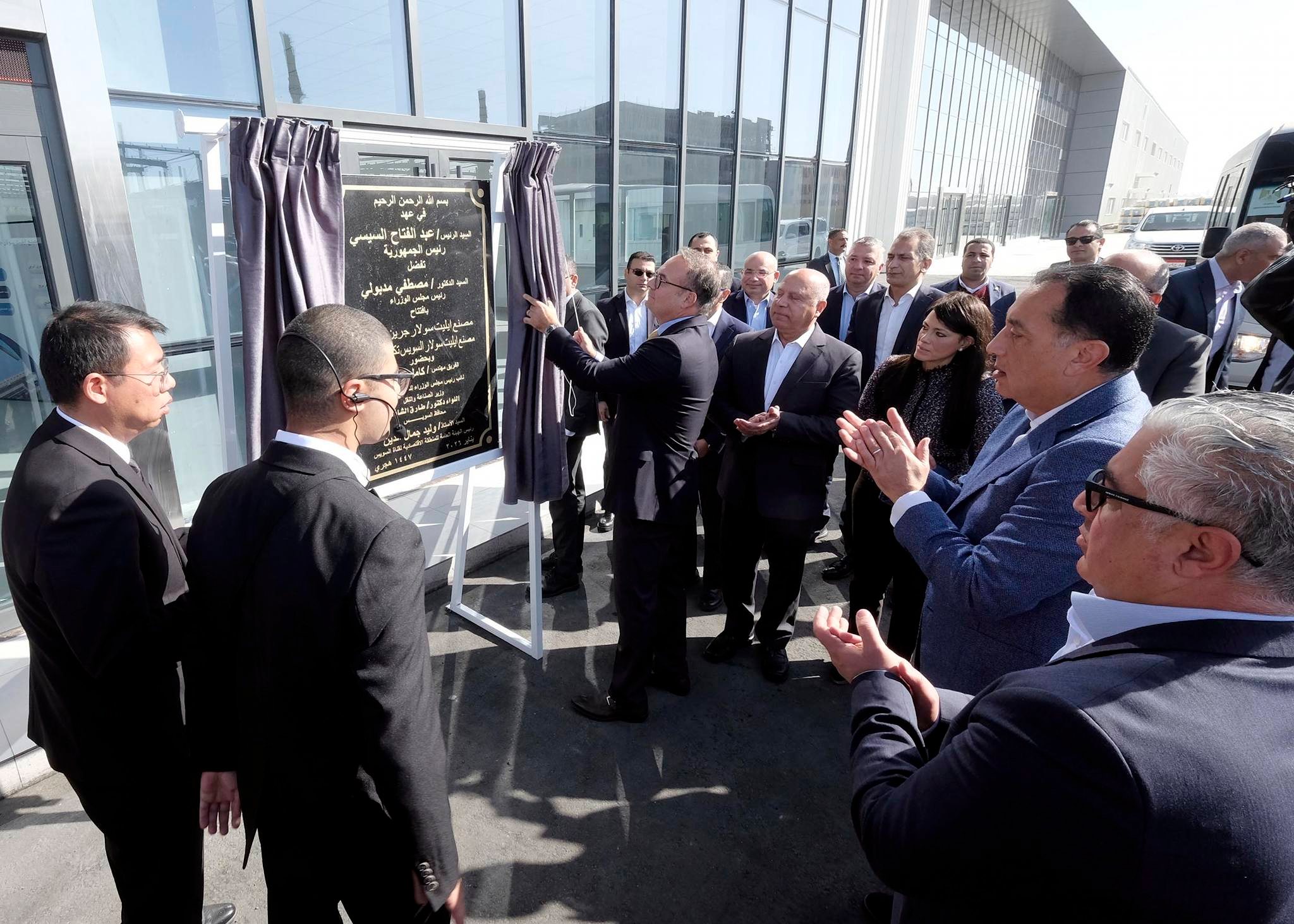 رئيس الوزراء يفتتح مجمع مصانع إيليت سولار