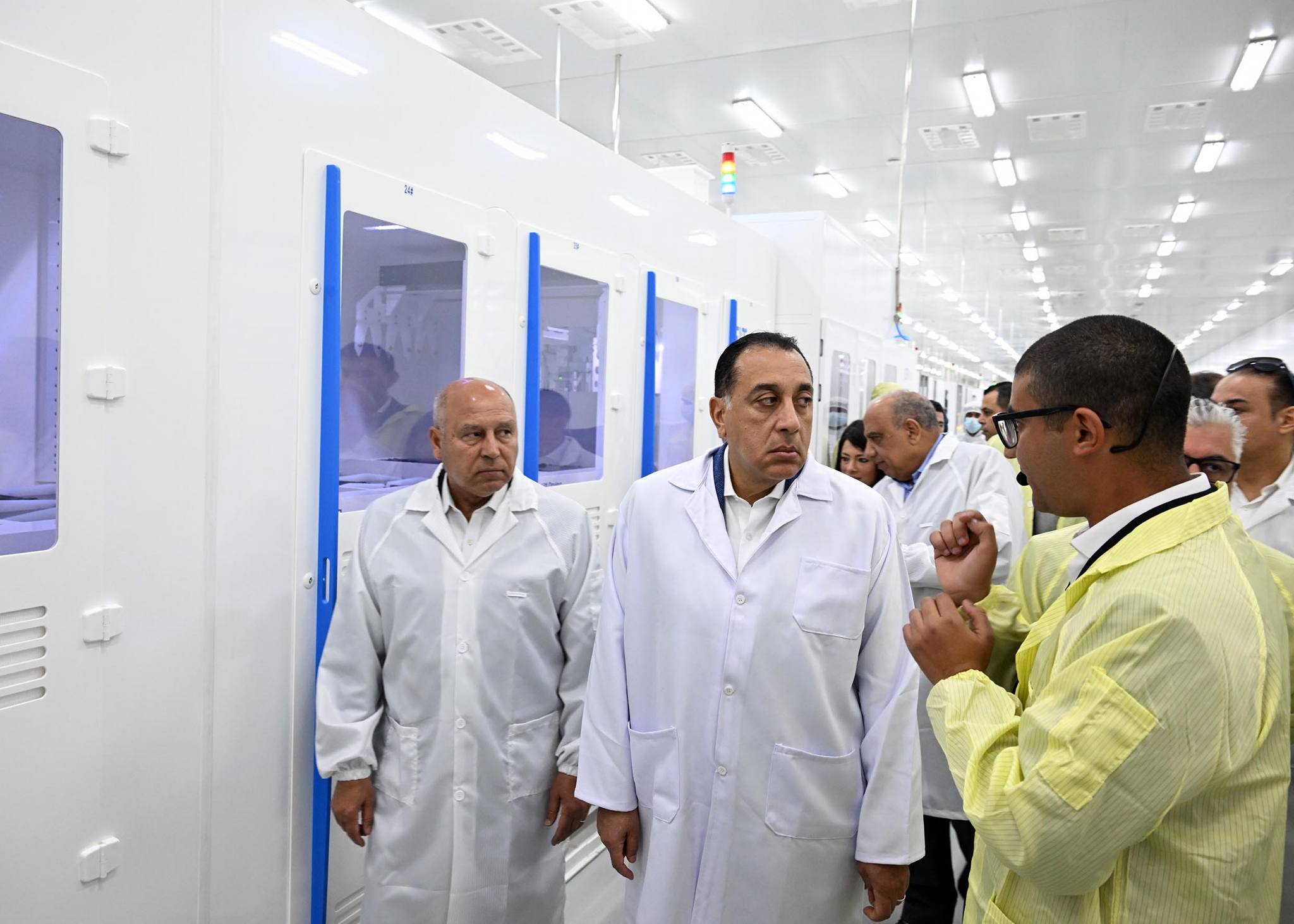 رئيس الوزراء يفتتح مجمع مصانع إيليت سولار