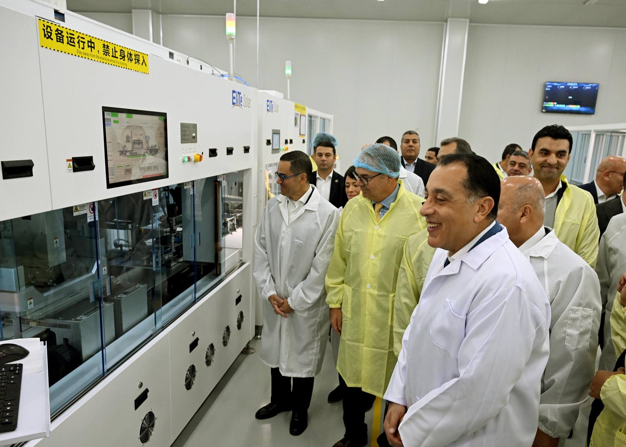 رئيس الوزراء يفتتح مجمع مصانع إيليت سولار