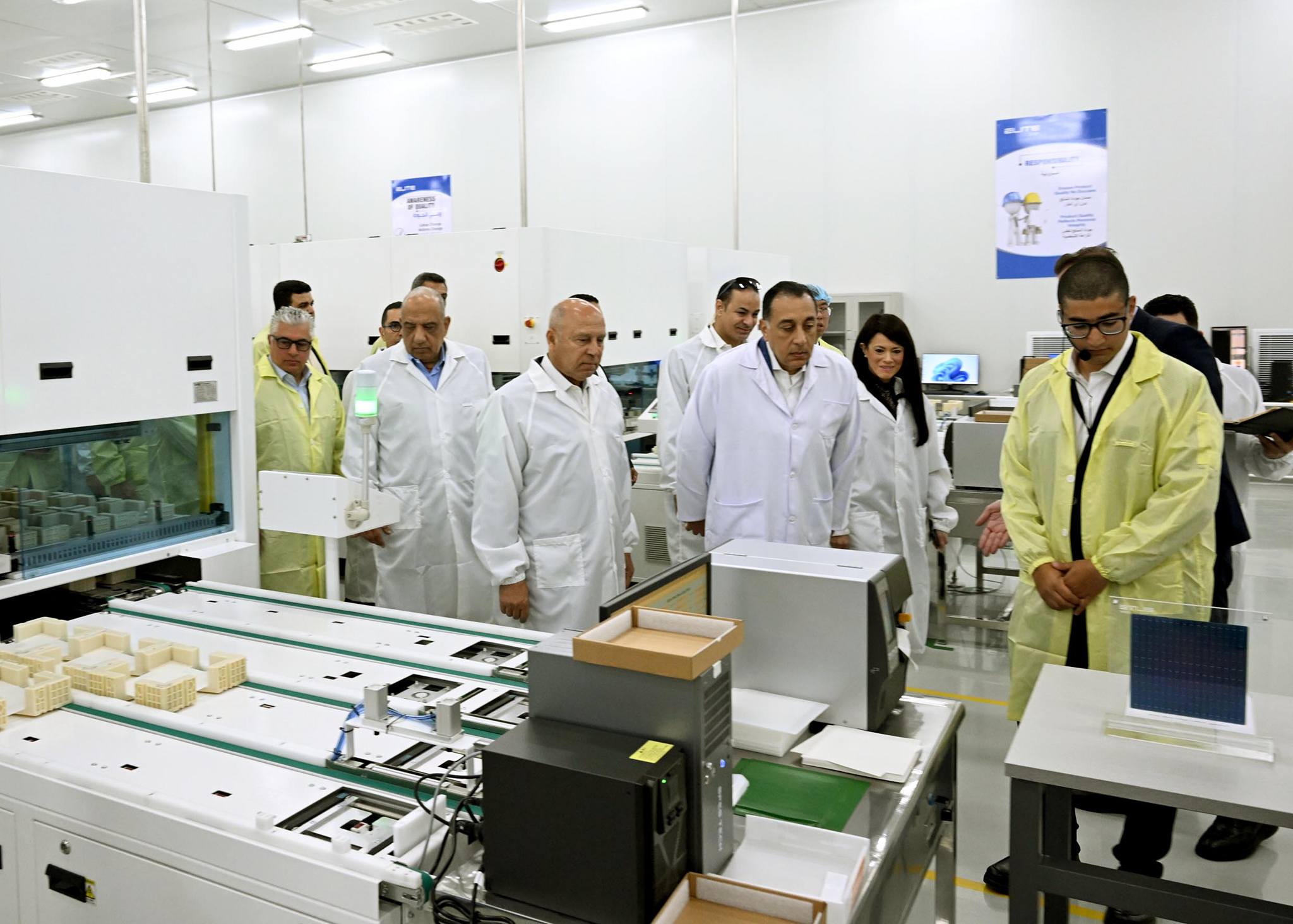 رئيس الوزراء يفتتح مجمع مصانع إيليت سولار