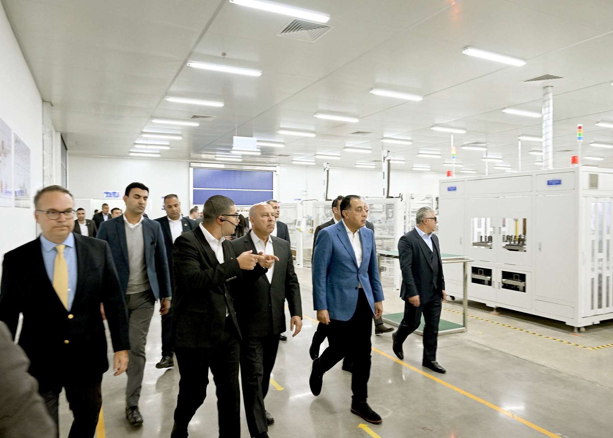 رئيس الوزراء يفتتح مجمع مصانع إيليت سولار