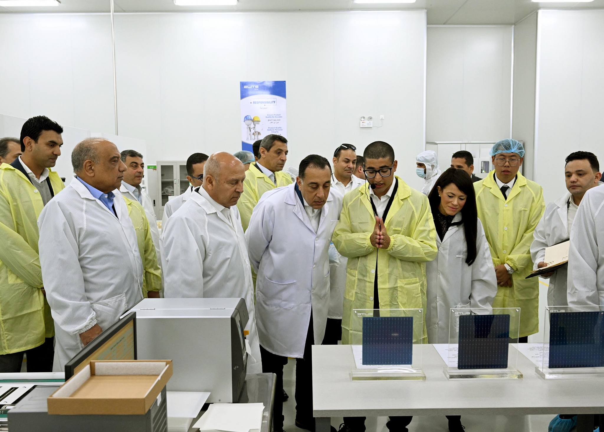 رئيس الوزراء يفتتح مجمع مصانع إيليت سولار