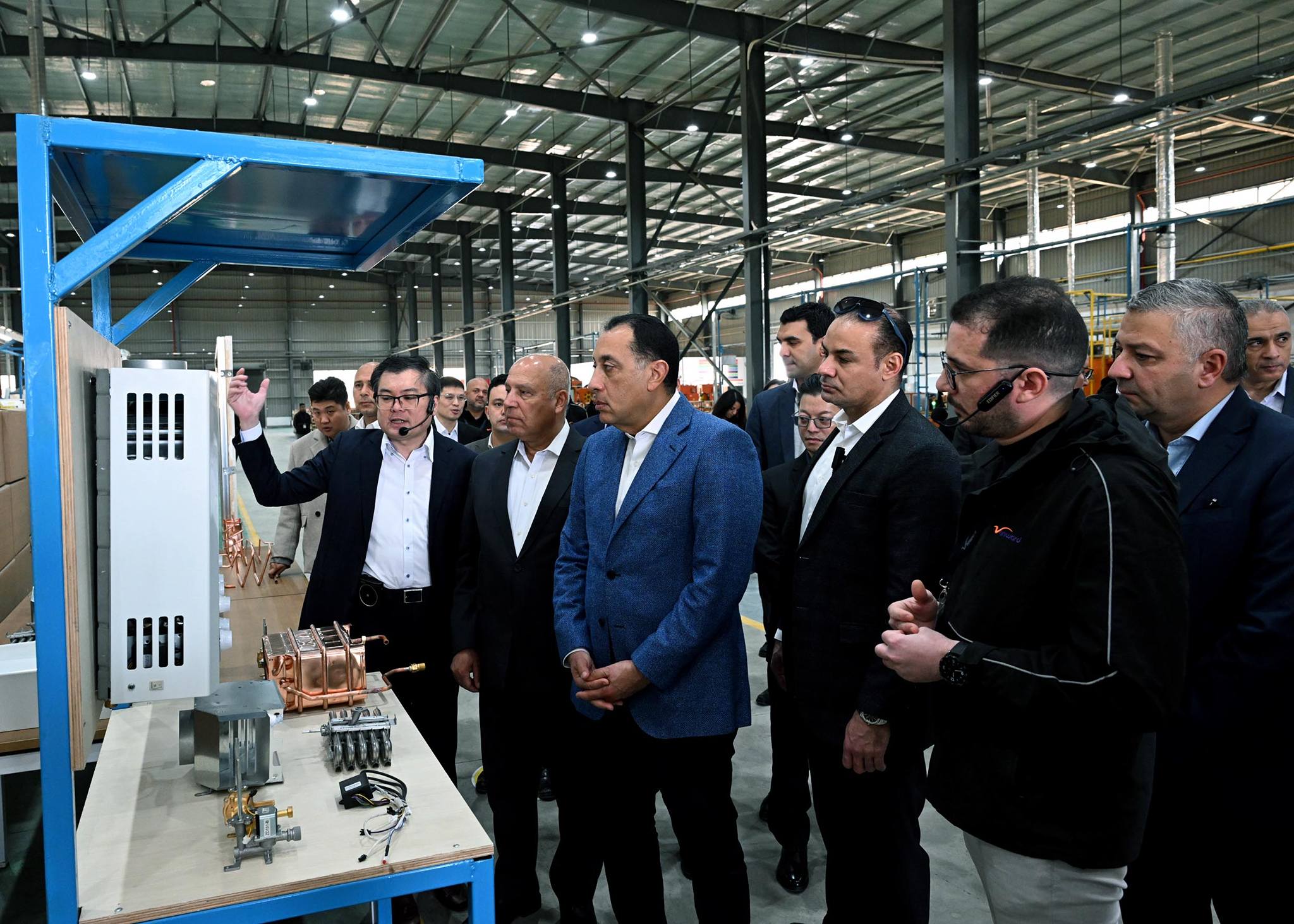 رئيس الوزراء يفتتح مصنع فانوارد الصيني