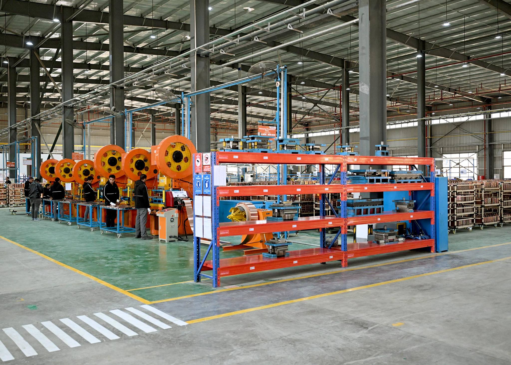 رئيس الوزراء يفتتح مصنع فانوارد الصيني