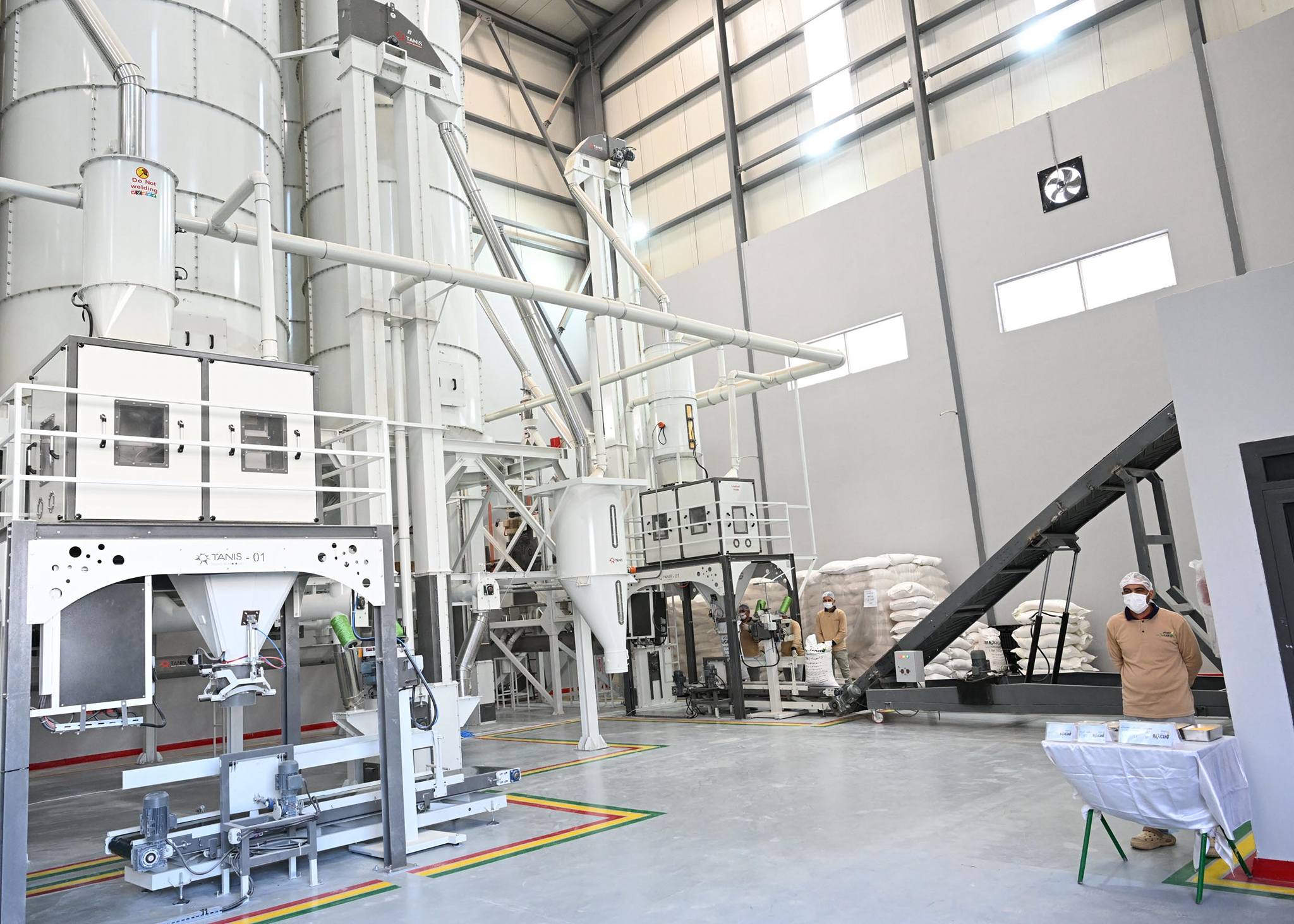 رئيس الوزراء يفتتح مشروع مكسيكانو للصناعات الغذائية