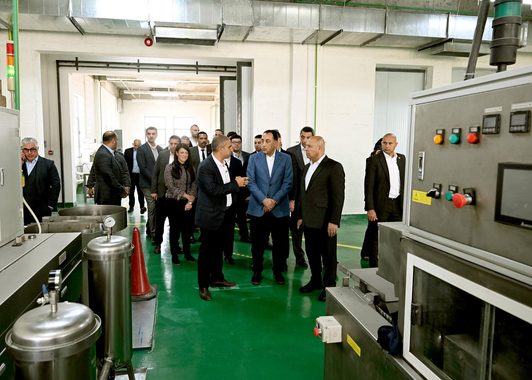رئيس الوزراء يفتتح مصنع سي إي سي لإنتاج رولمان البلي