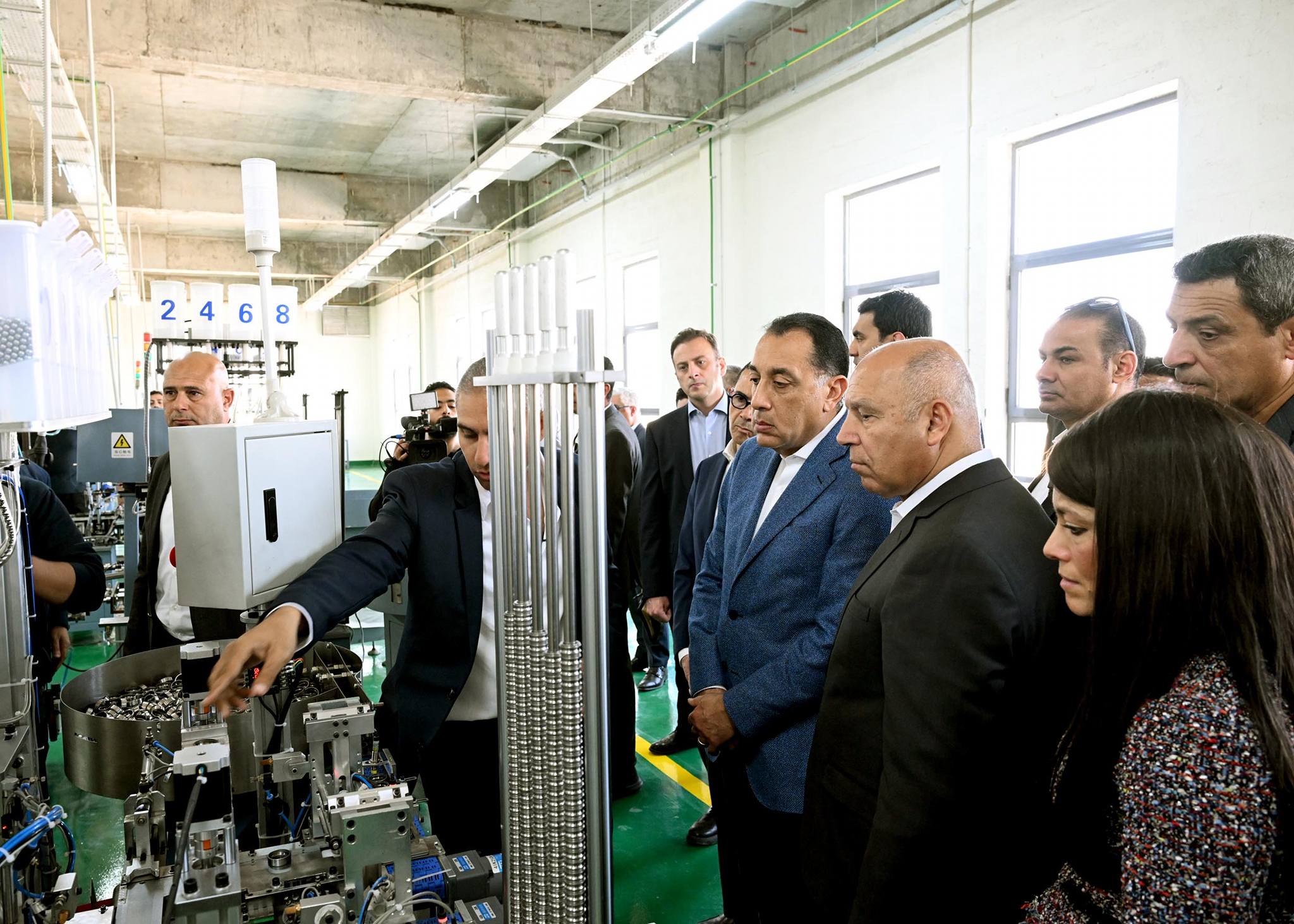 رئيس الوزراء يفتتح مصنع سي إي سي لإنتاج رولمان البلي