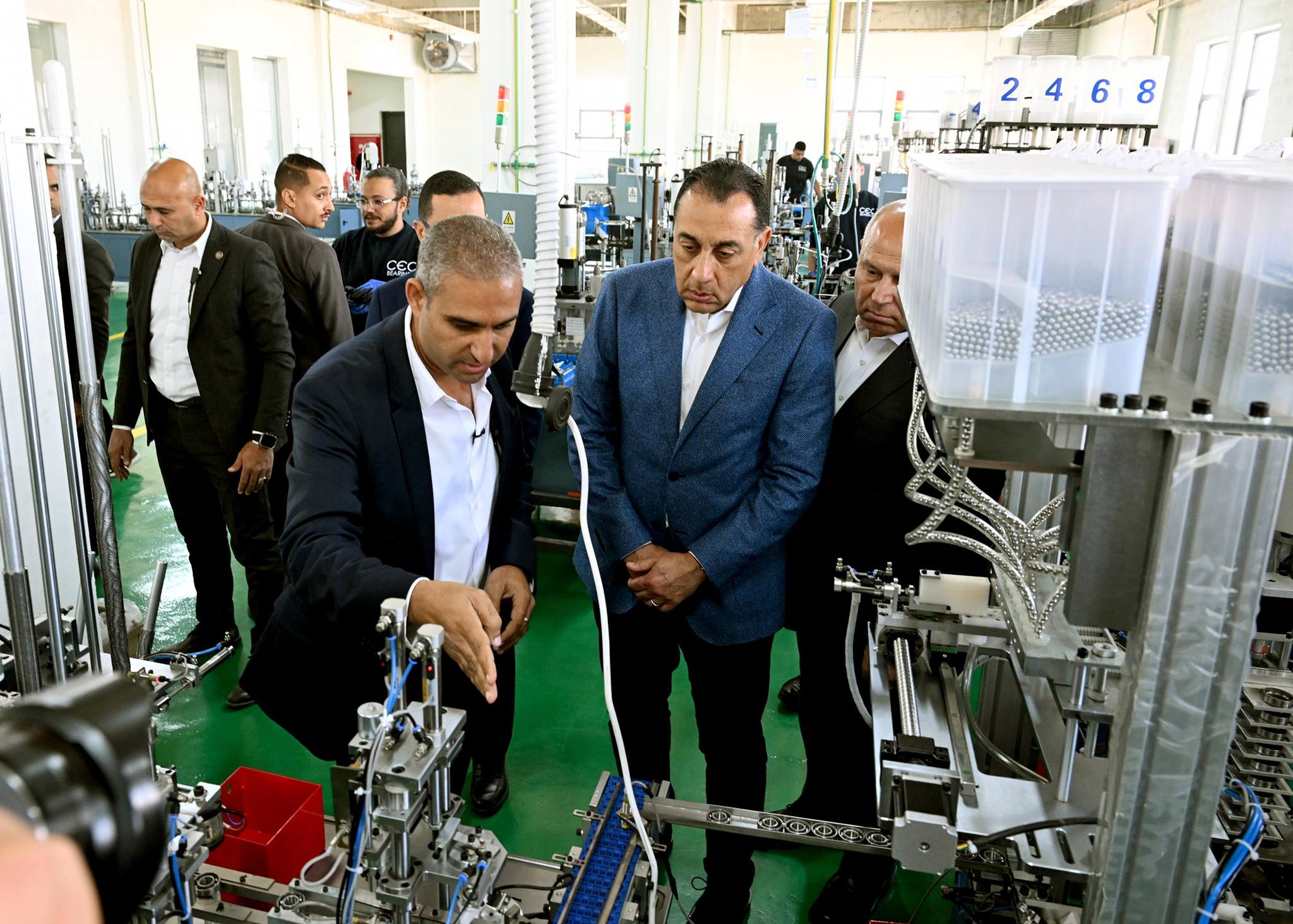رئيس الوزراء يفتتح مصنع سي إي سي لإنتاج رولمان البلي
