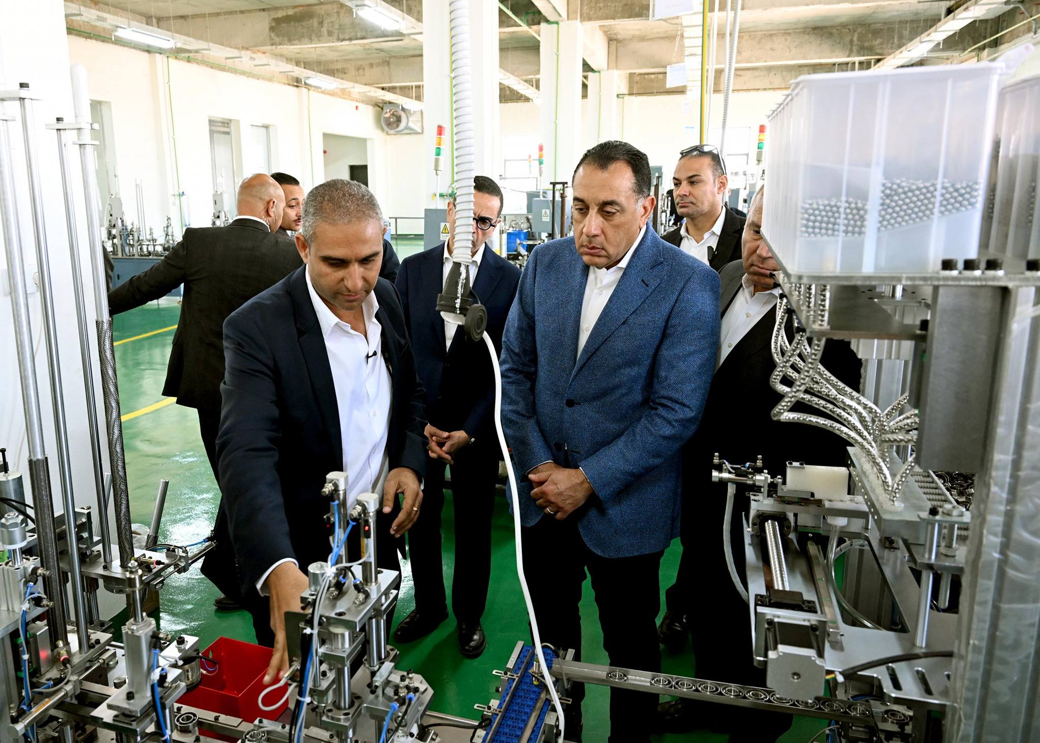رئيس الوزراء يفتتح مصنع سي إي سي لإنتاج رولمان البلي