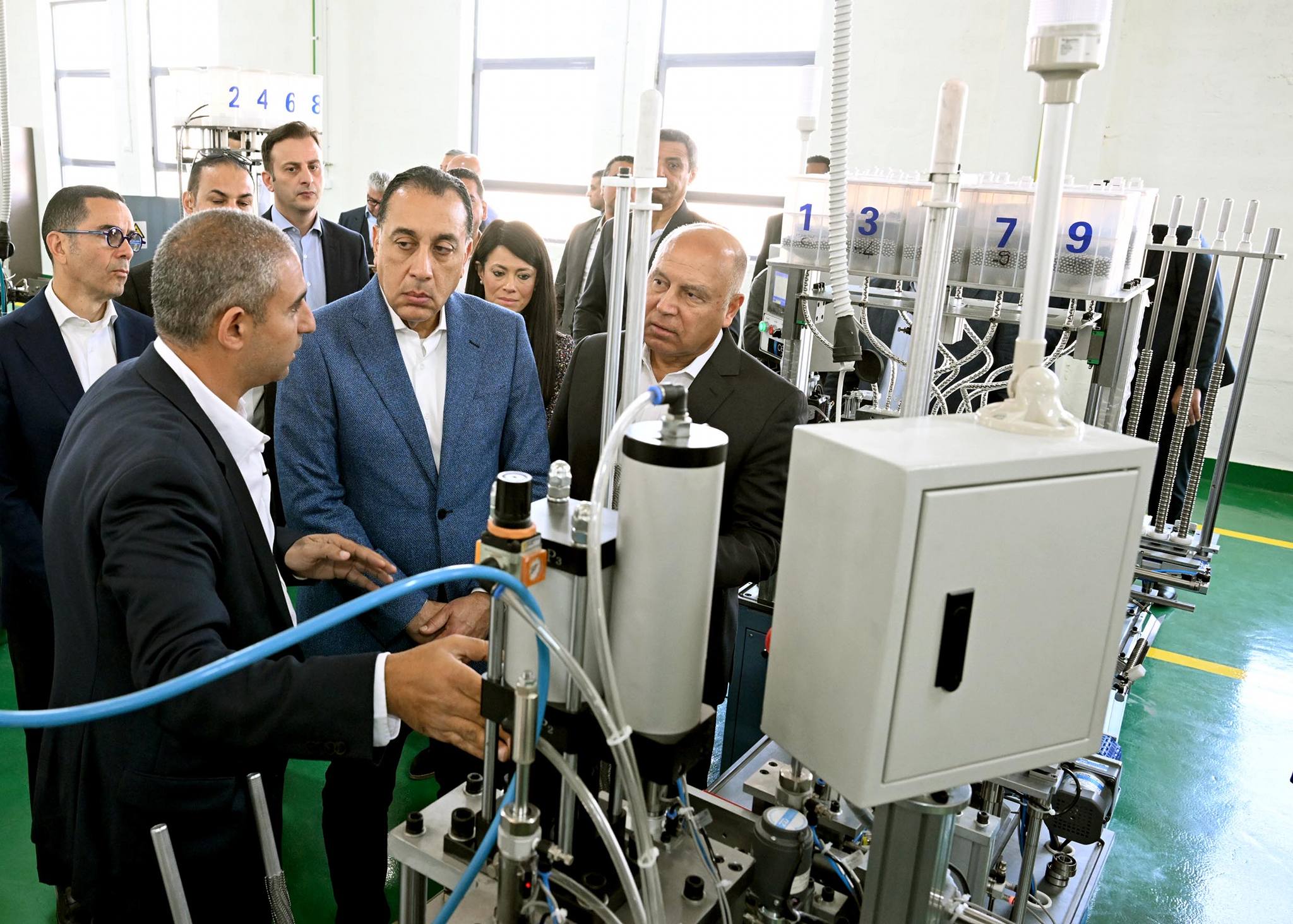 رئيس الوزراء يفتتح مصنع سي إي سي لإنتاج رولمان البلي