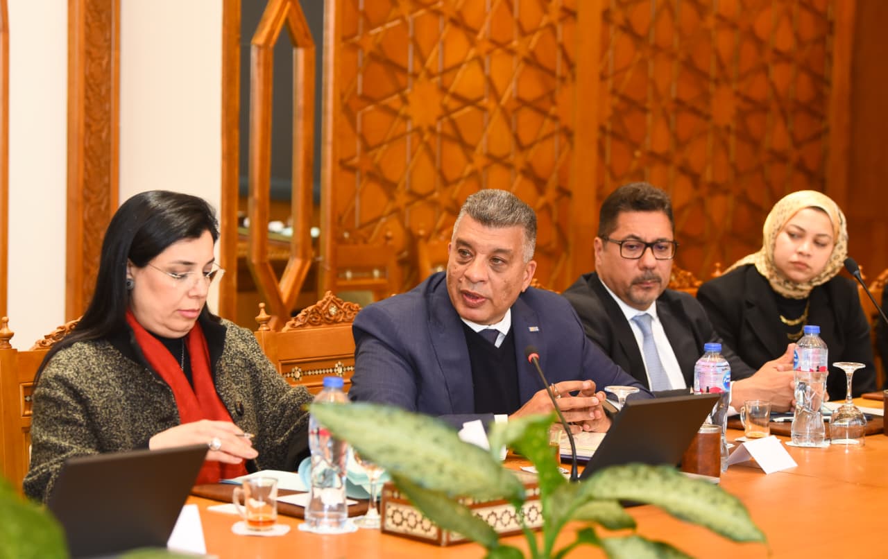 وزير الخارجية يلتقي بعدد من كبار رجال الأعمال وممثلي القطاع الخاص والشركات المصرية
