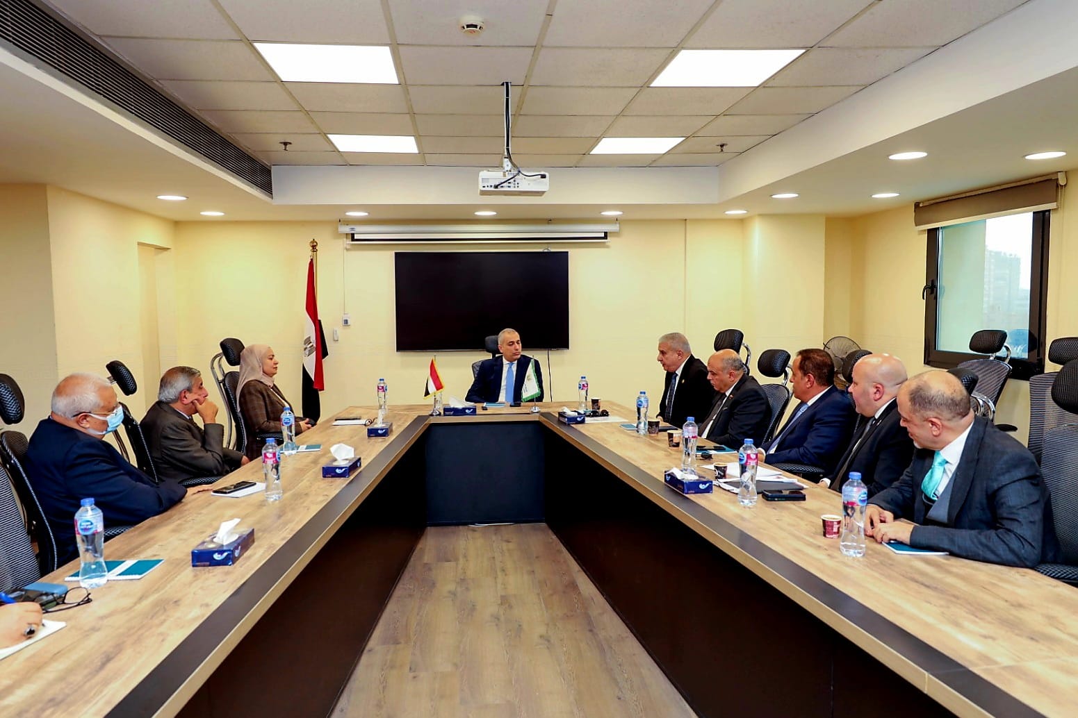 رئيس البنك الزراعي يلتقي أعضاء لجنة الزراعة بمجلس الشيوخ