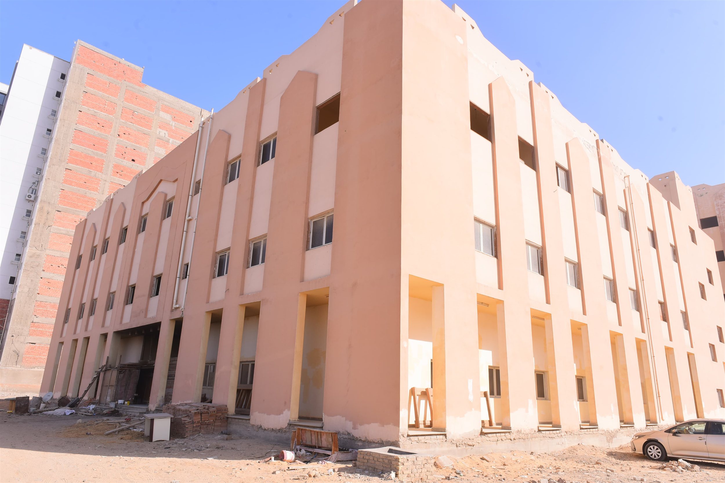 وزيرا التعليم العالي والعمل يتفقدان منشآت تعليمية بمدينة نصر