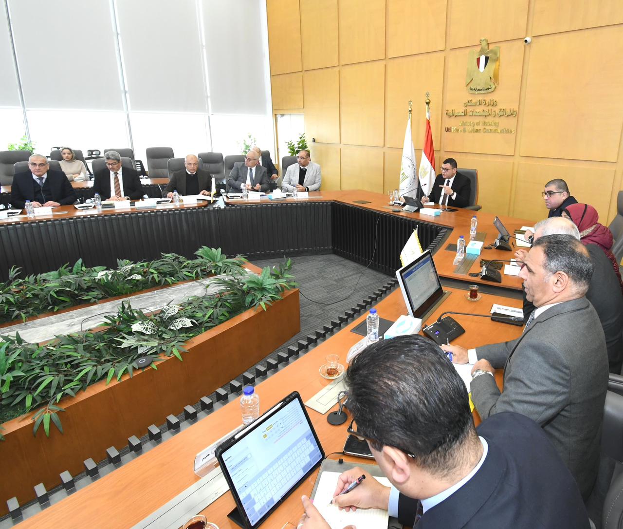 وزير الإسكان يتابع تنفيذ مشروعات هيئة المجتمعات العمرانية