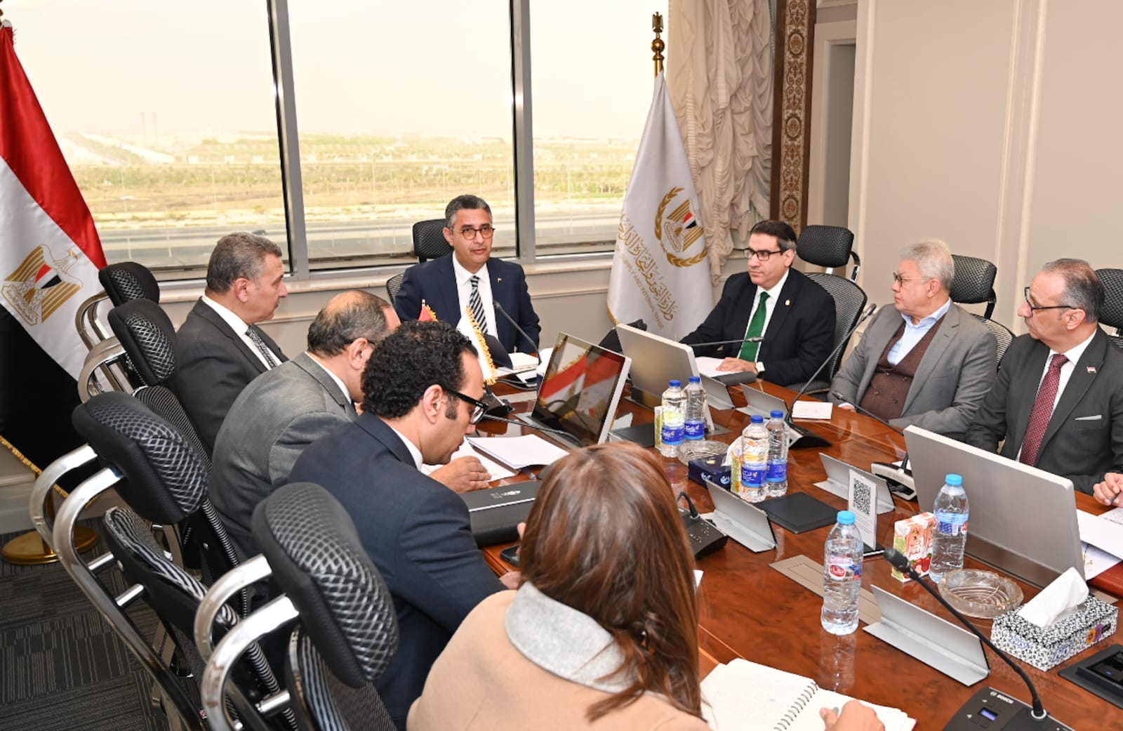 وزير التموين يجتمع برؤساء مجالس إدارات شركات الزيوت