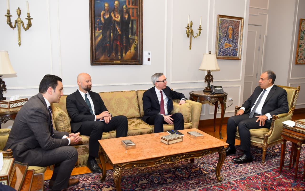 وزير الخارجية يجتمع مع الرئيس التنفيذي لشركة سكاتك النرويجية