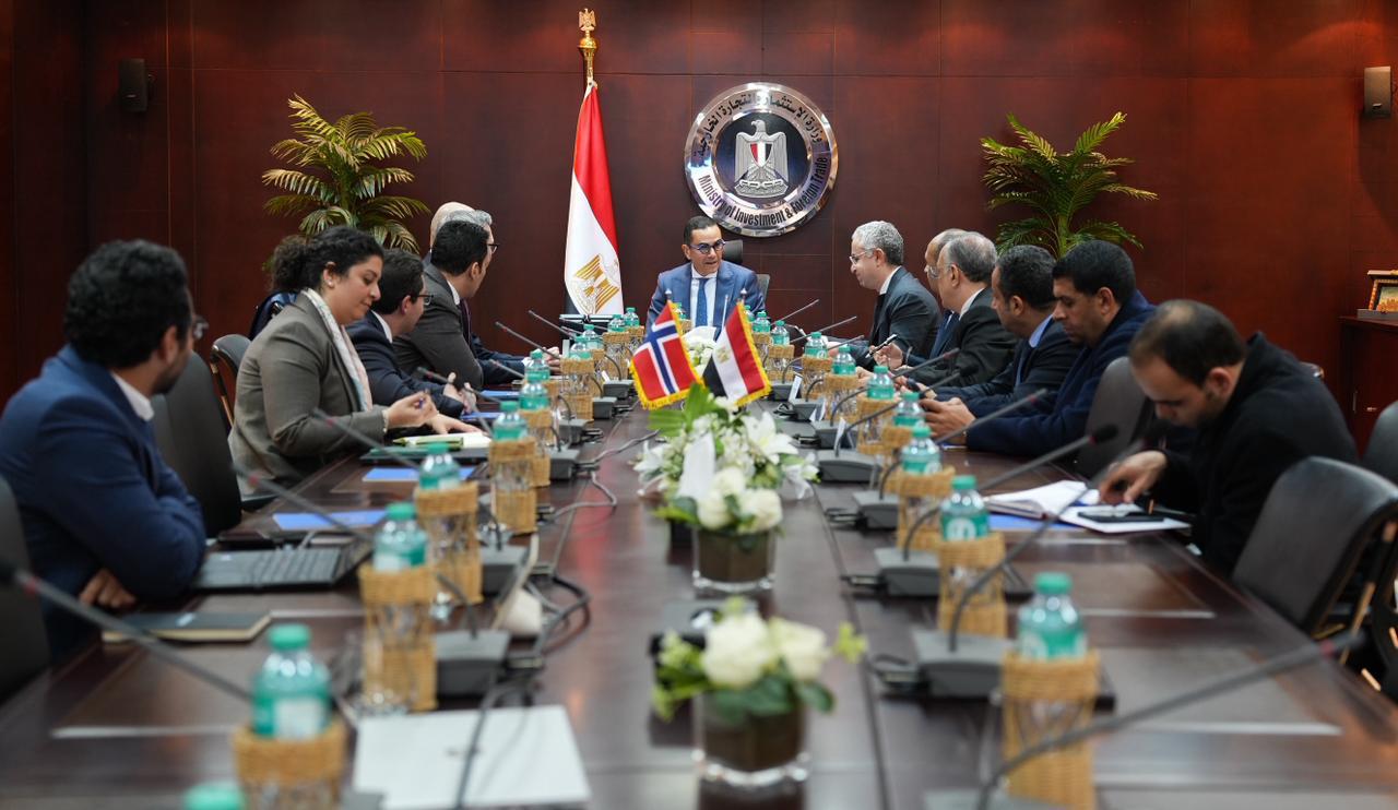 وزير الاستثمار والتجارة الخارجية يلتقى سفير مملكة النرويج