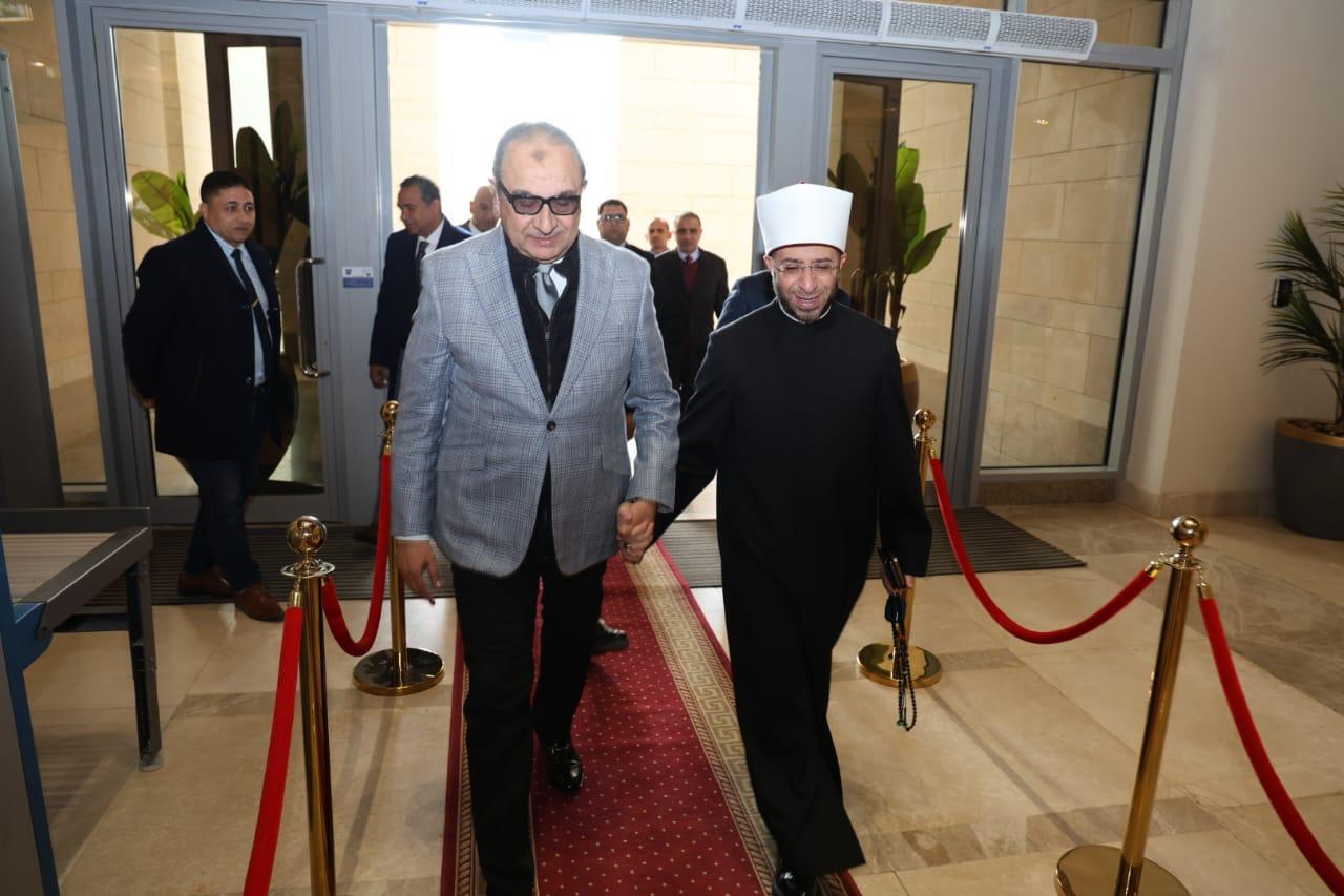 وزير قطاع الأعمال العام يستقبل وزير الأوقاف