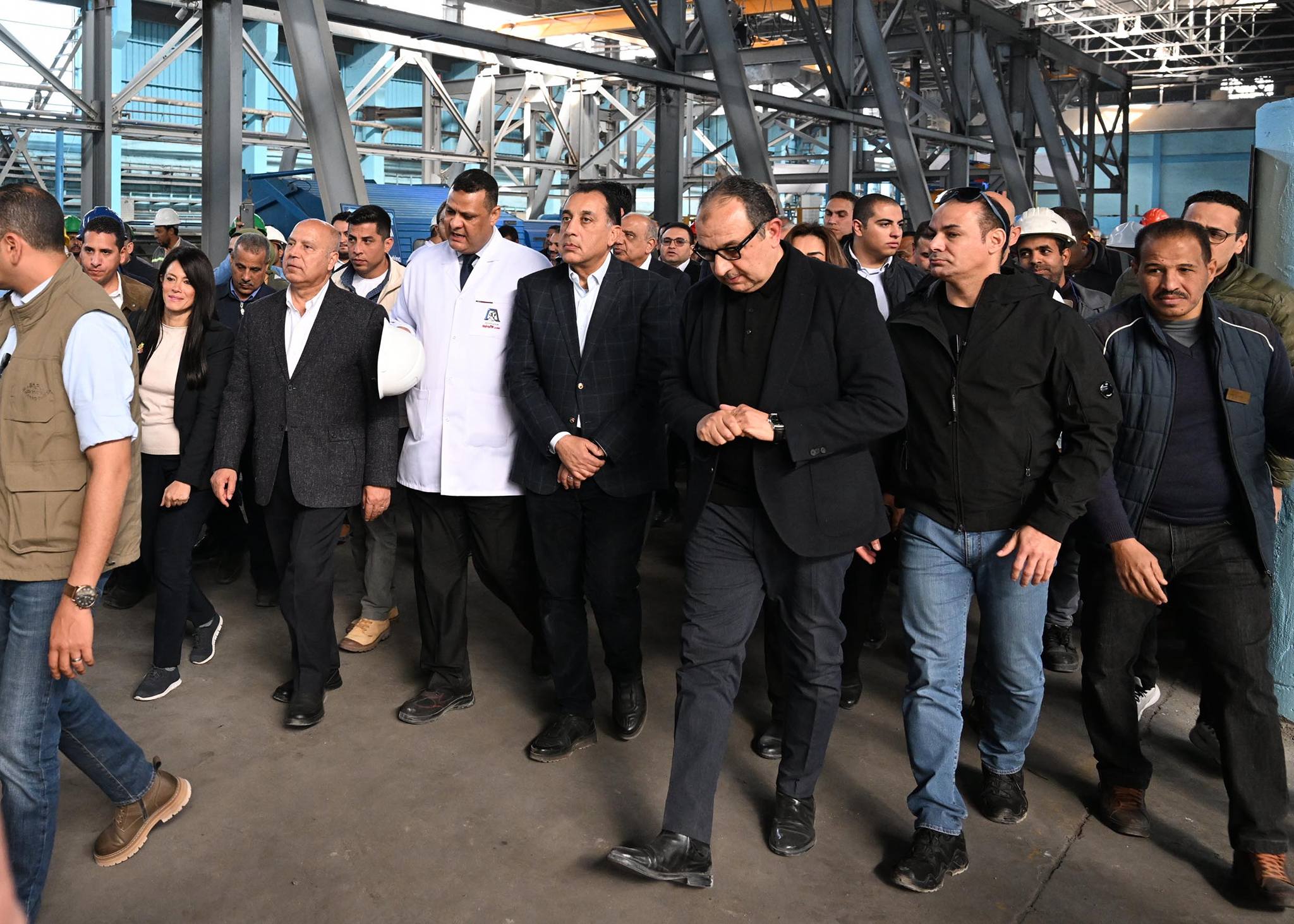 مدبولي يتفقد خط الإنتاج الجديد للسلك بشركة مصر للألومنيوم 