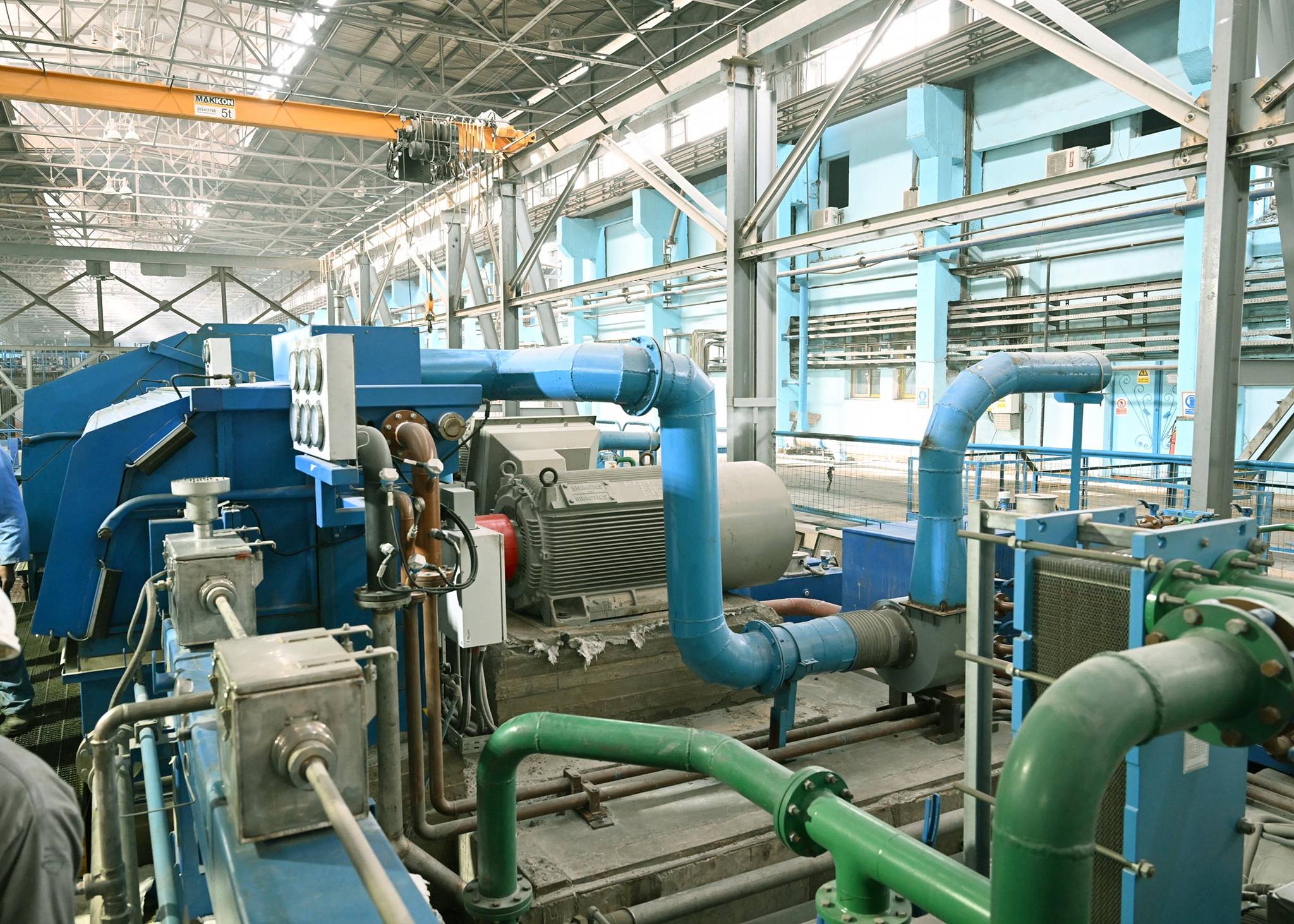 مدبولي يتفقد خط الإنتاج الجديد للسلك بشركة مصر للألومنيوم 