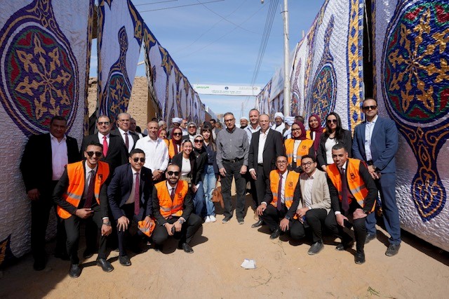 البنك الأهلي المصري يسلم عددا من البيوت والمشروعات الصغيرة للمستفيدين بمحافظة أسوان