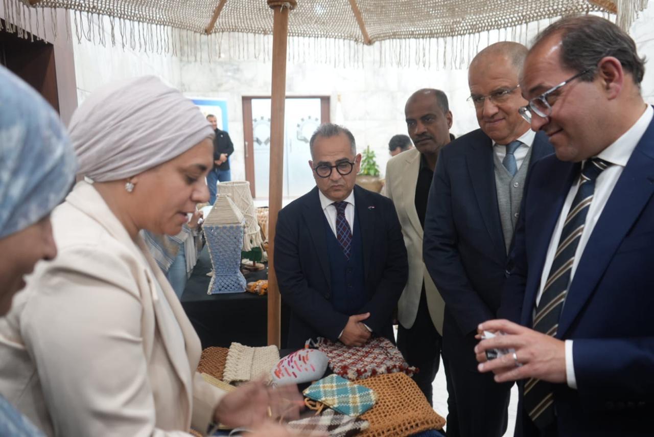 وزير المالية يجتمع مع ممثلي المجتمع الصناعي باتحاد الصناعات