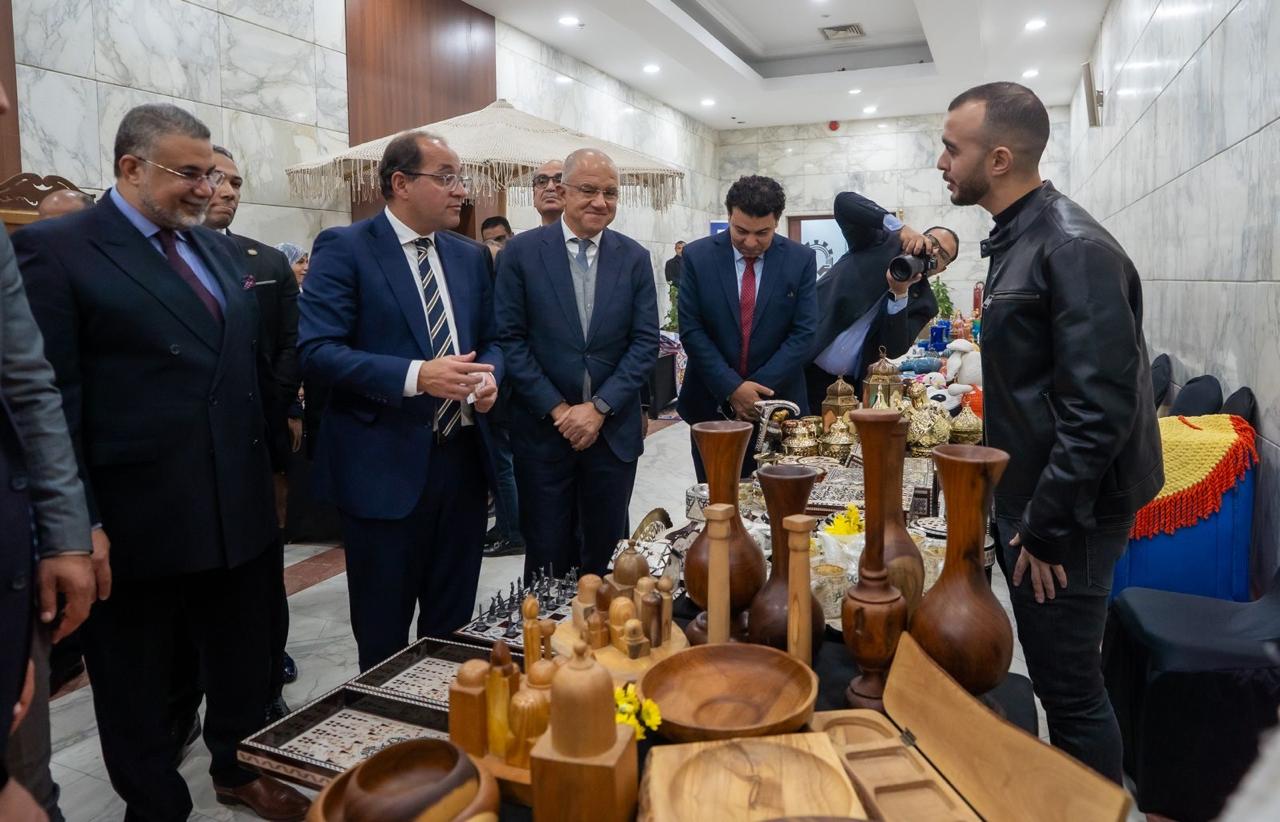 وزير المالية يجتمع مع ممثلي المجتمع الصناعي باتحاد الصناعات