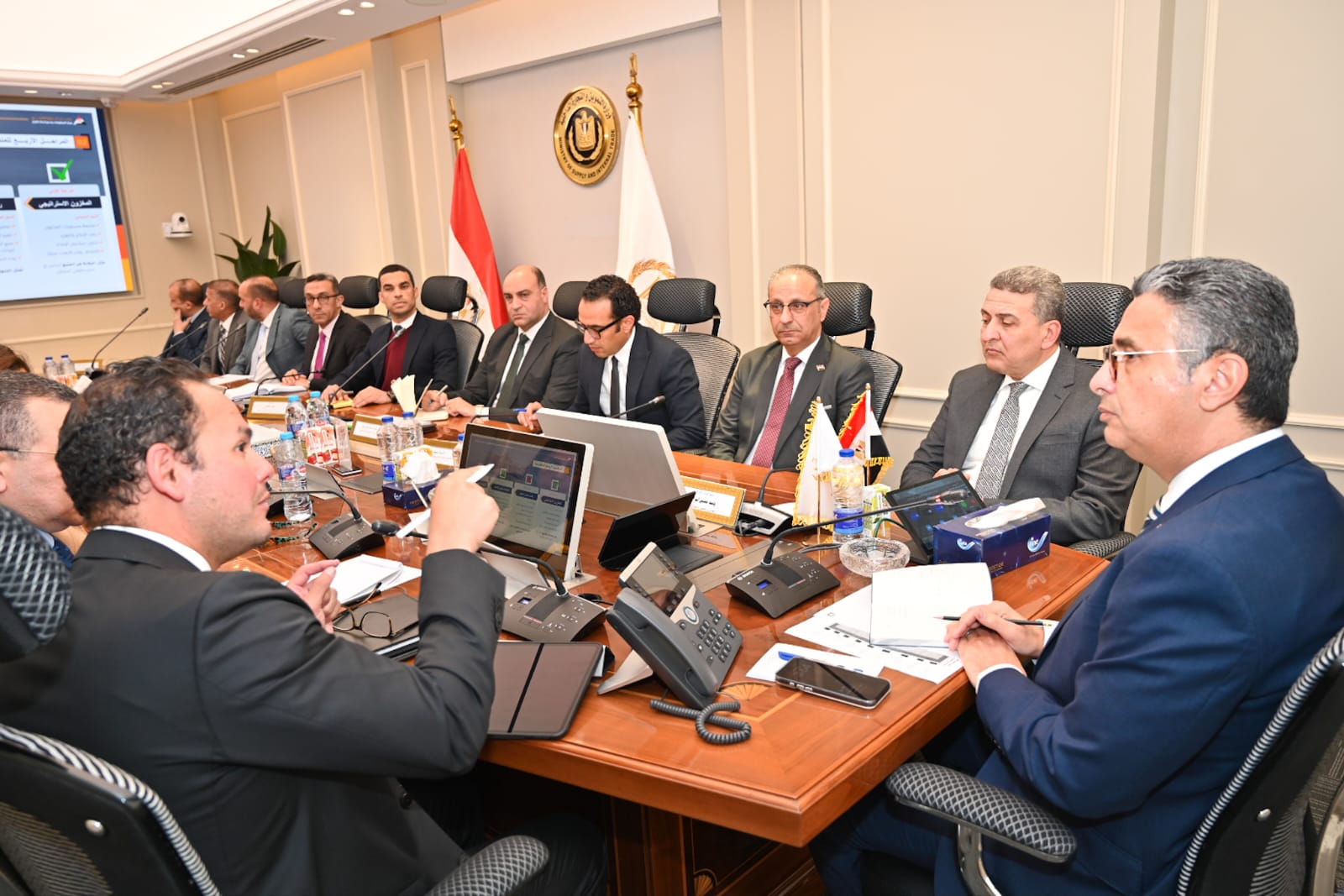 الدكتور شريف فاروق يجتمع مع الدكتور أسامة الجوهري