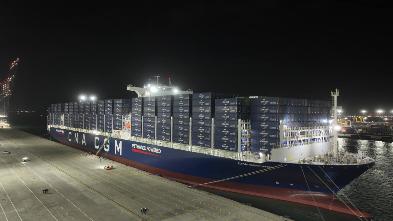 رئيس الوزراء يتفقد محطة البحر الأحمر لتداول الحاويات