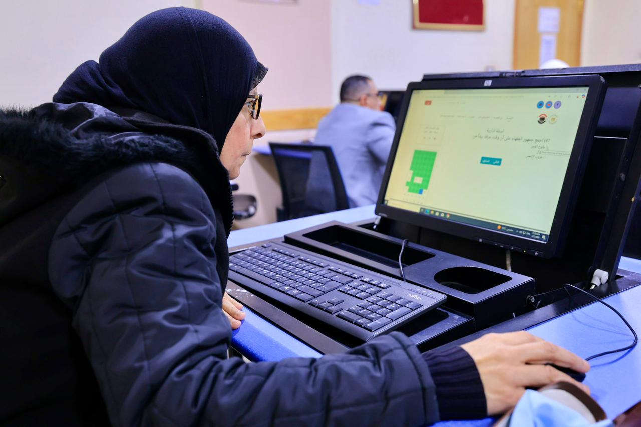 وزيرة التضامن تتابع إجراء الاختبارات التحريرية الإلكترونية لاختيار مشرفي حج الجمعيات الأهلية