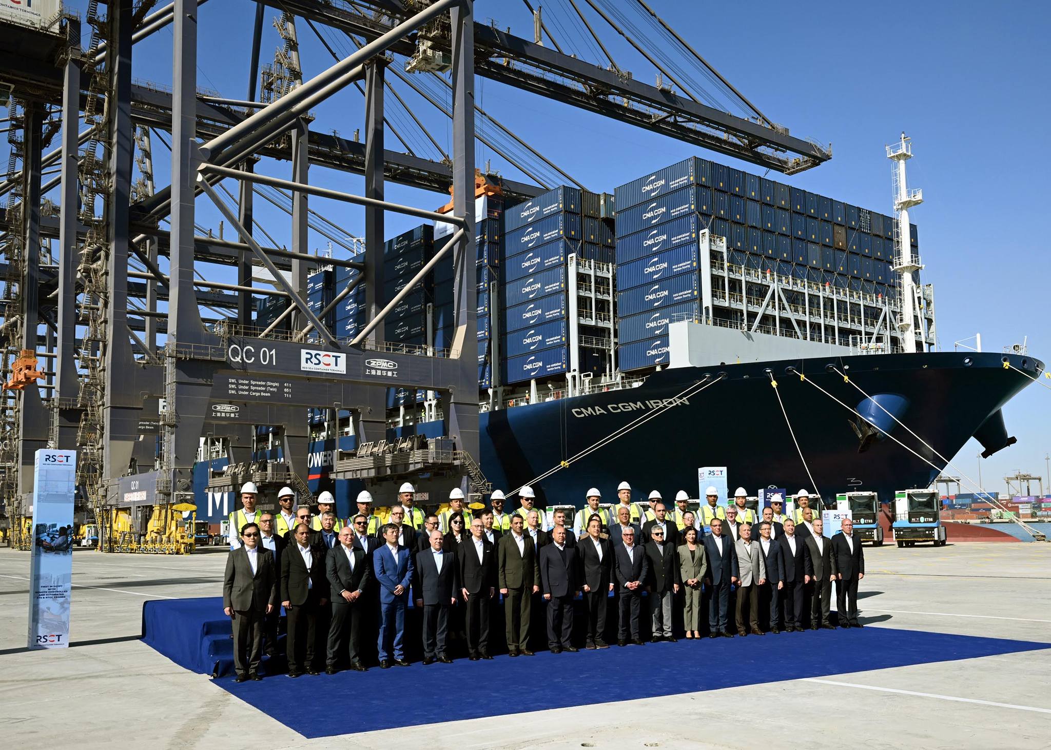 رئيس الوزراء يتفقد محطة البحر الأحمر لتداول الحاويات