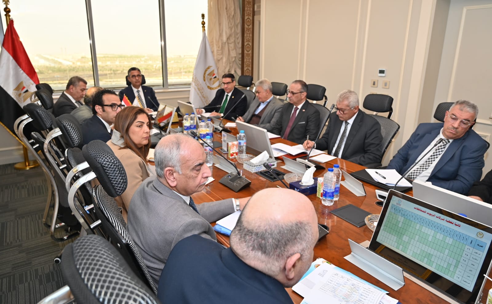 وزير التموين يجتمع برؤساء مجالس إدارات شركات الزيوت