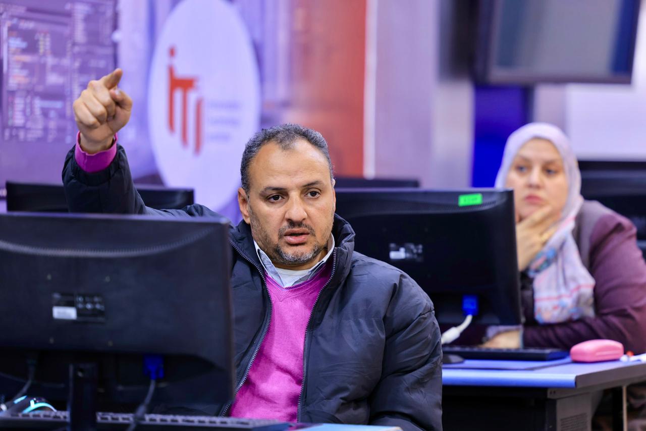 وزيرة التضامن تتابع إجراء الاختبارات التحريرية الإلكترونية لاختيار مشرفي حج الجمعيات الأهلية